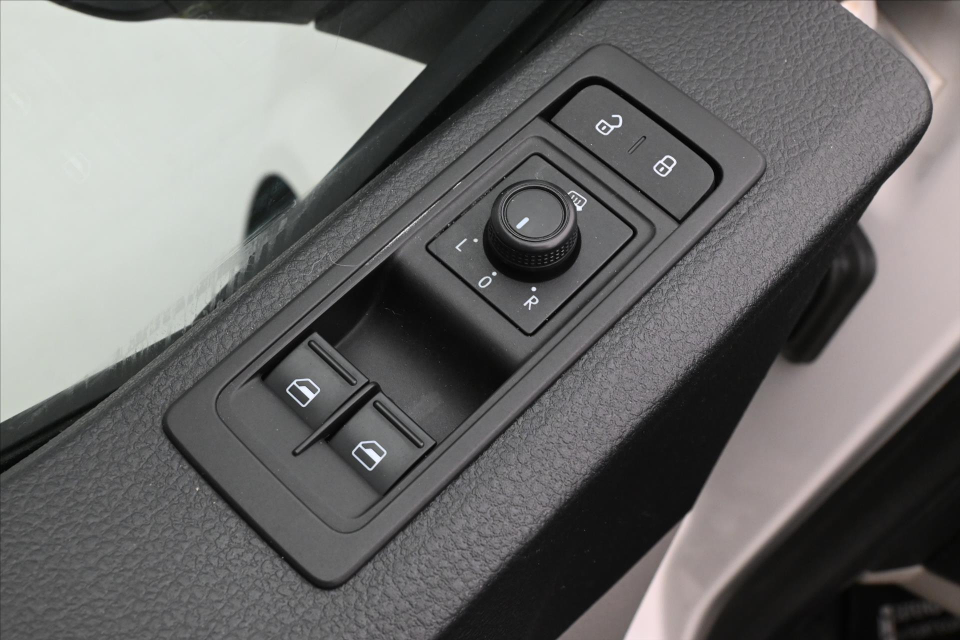 Hlavní fotografie vozu Volkswagen Transporter 2,0 TDI 110kW DSG Záruka až 5 let (24)