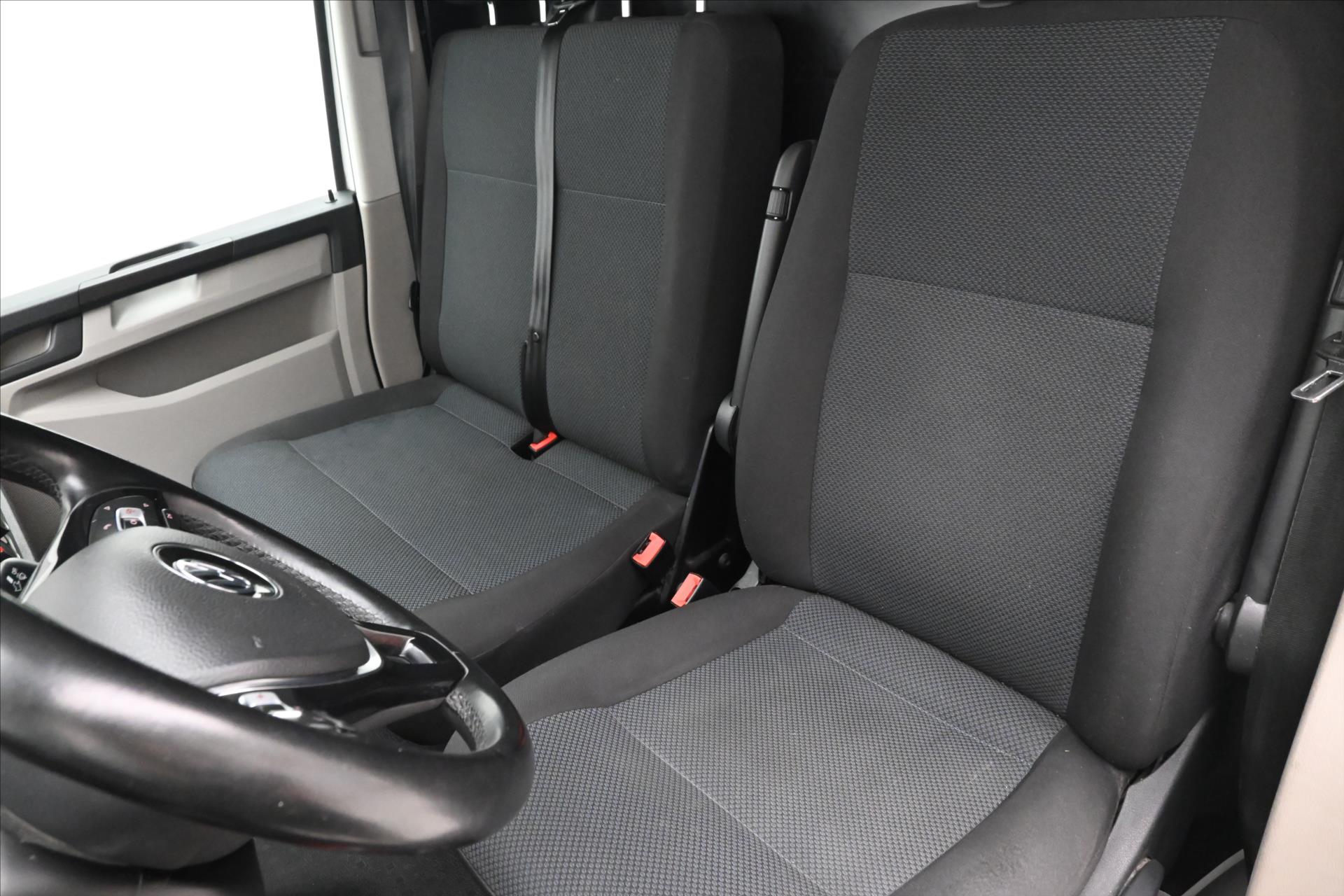 Hlavní fotografie vozu Volkswagen Transporter 2,0 TDI 110kW DSG Záruka až 5 let (26)