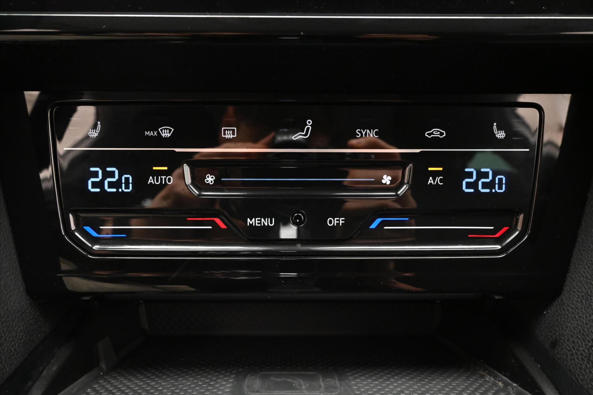 Hlavní fotografie vozu Volkswagen Passat 2,0 TDI 110 KW DSG BUSINESS Záruka až 5 let (21)