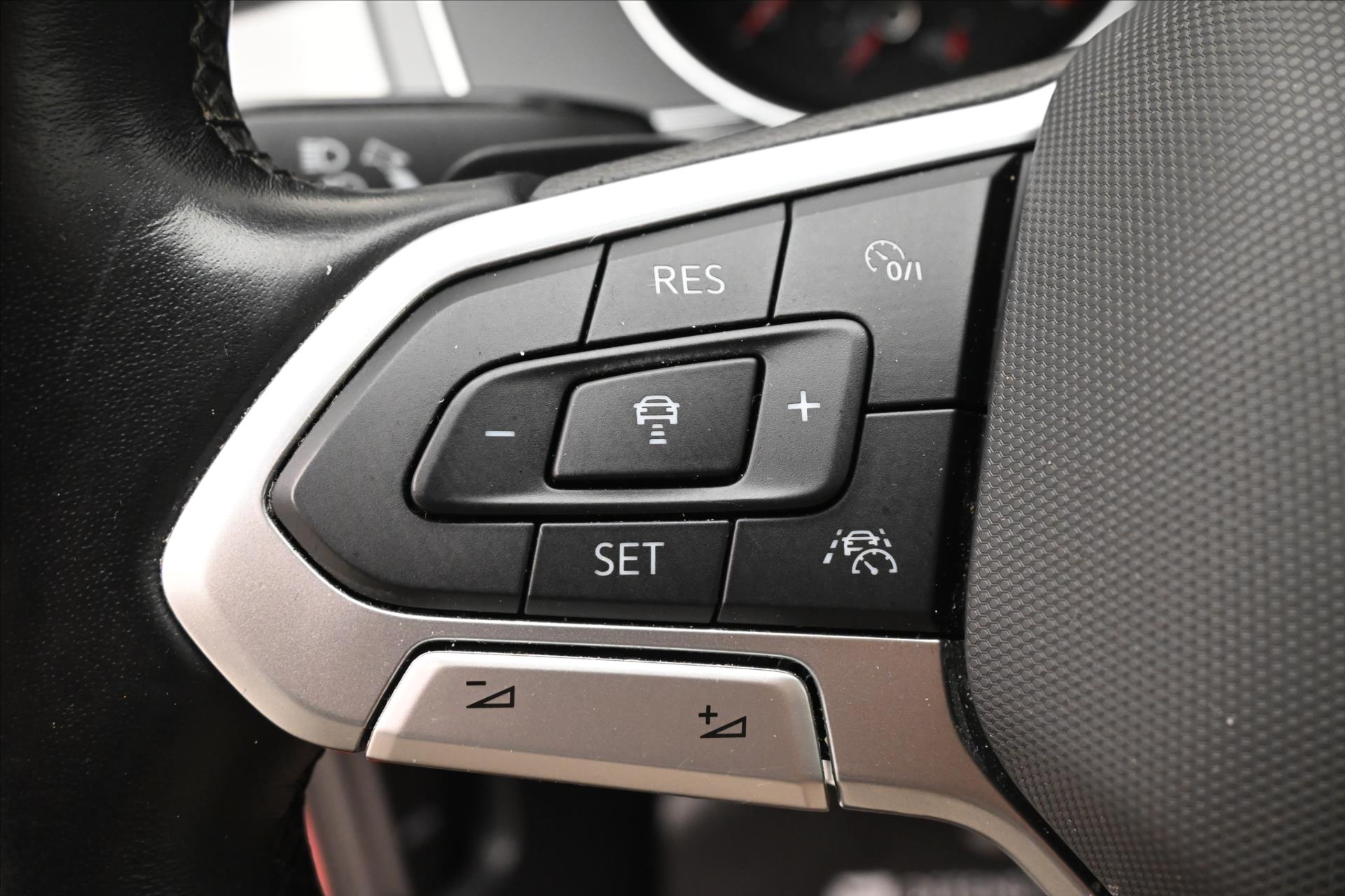 Hlavní fotografie vozu Volkswagen Passat 2,0 TDI 110 KW DSG BUSINESS Záruka až 5 let (24)