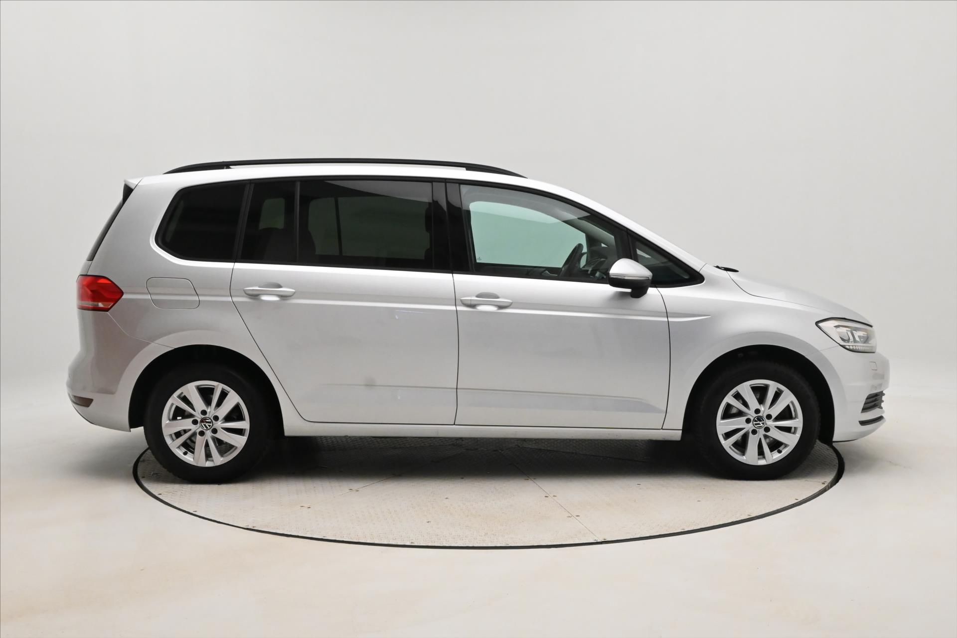Main photo of the car Volkswagen Touran 2.0 TDI 110KW DSG 7 SEATS Warranty up to 5 years (4)