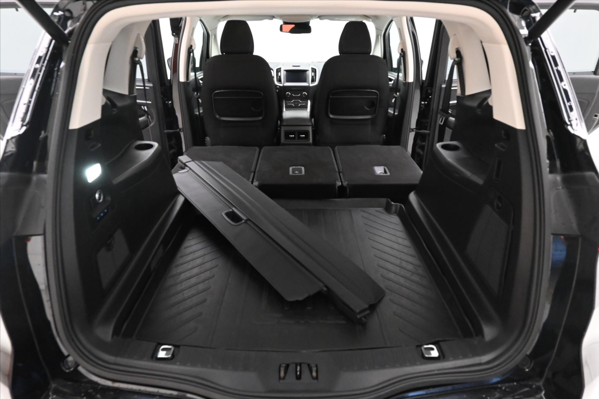 Hlavní fotografie vozu Ford S-MAX 2,0 TDCI 140 kW AT8 Záruka až 5 let (11)