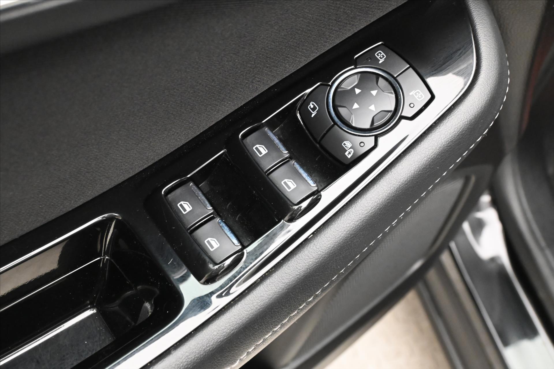 Hlavní fotografie vozu Ford S-MAX 2,0 TDCI 140kW AT8 Záruka až 5 let (24)