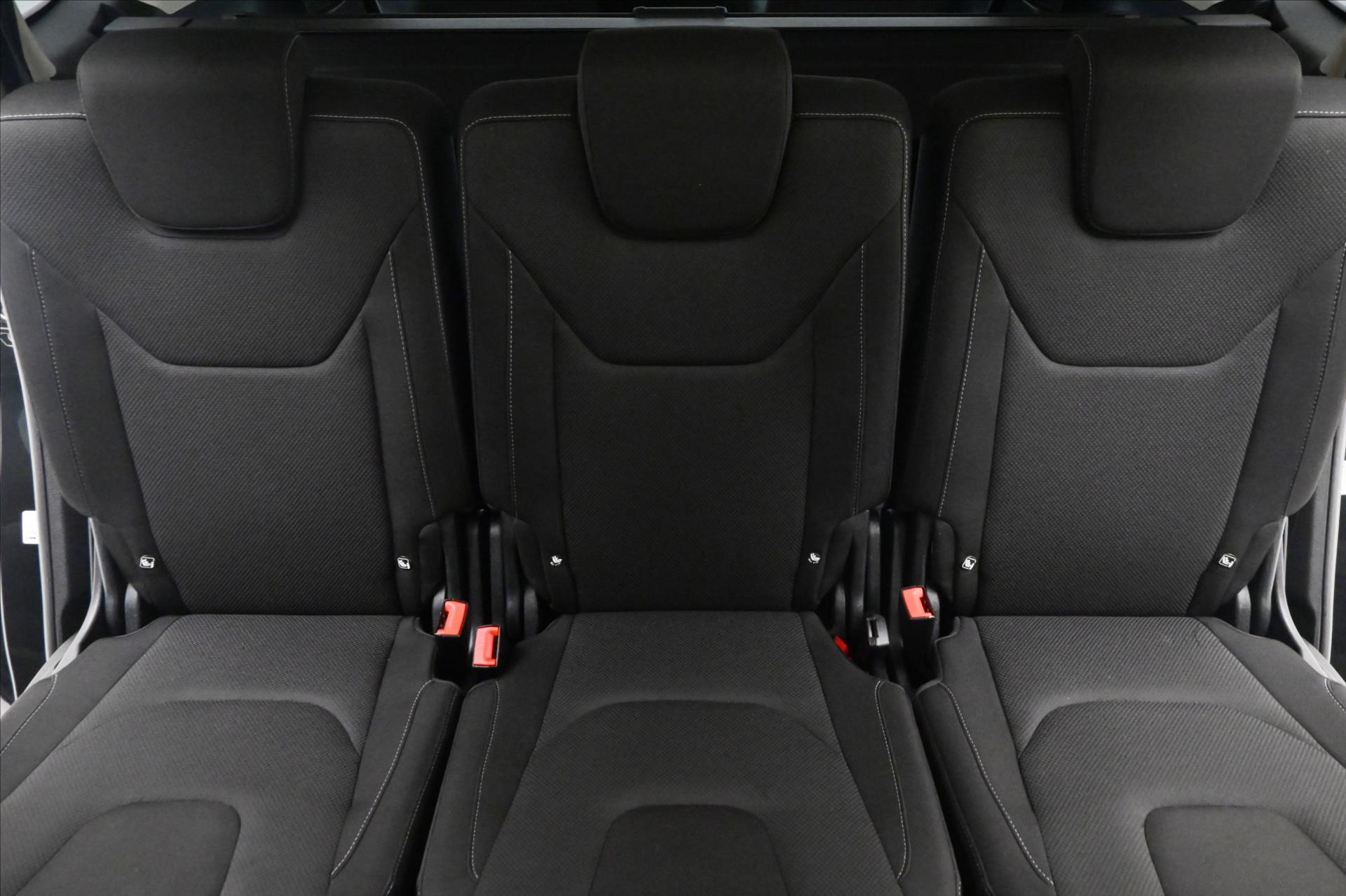 Hlavní fotografie vozu Ford S-MAX 2,0 TDCI 140kW AT8 Záruka až 5 let (27)