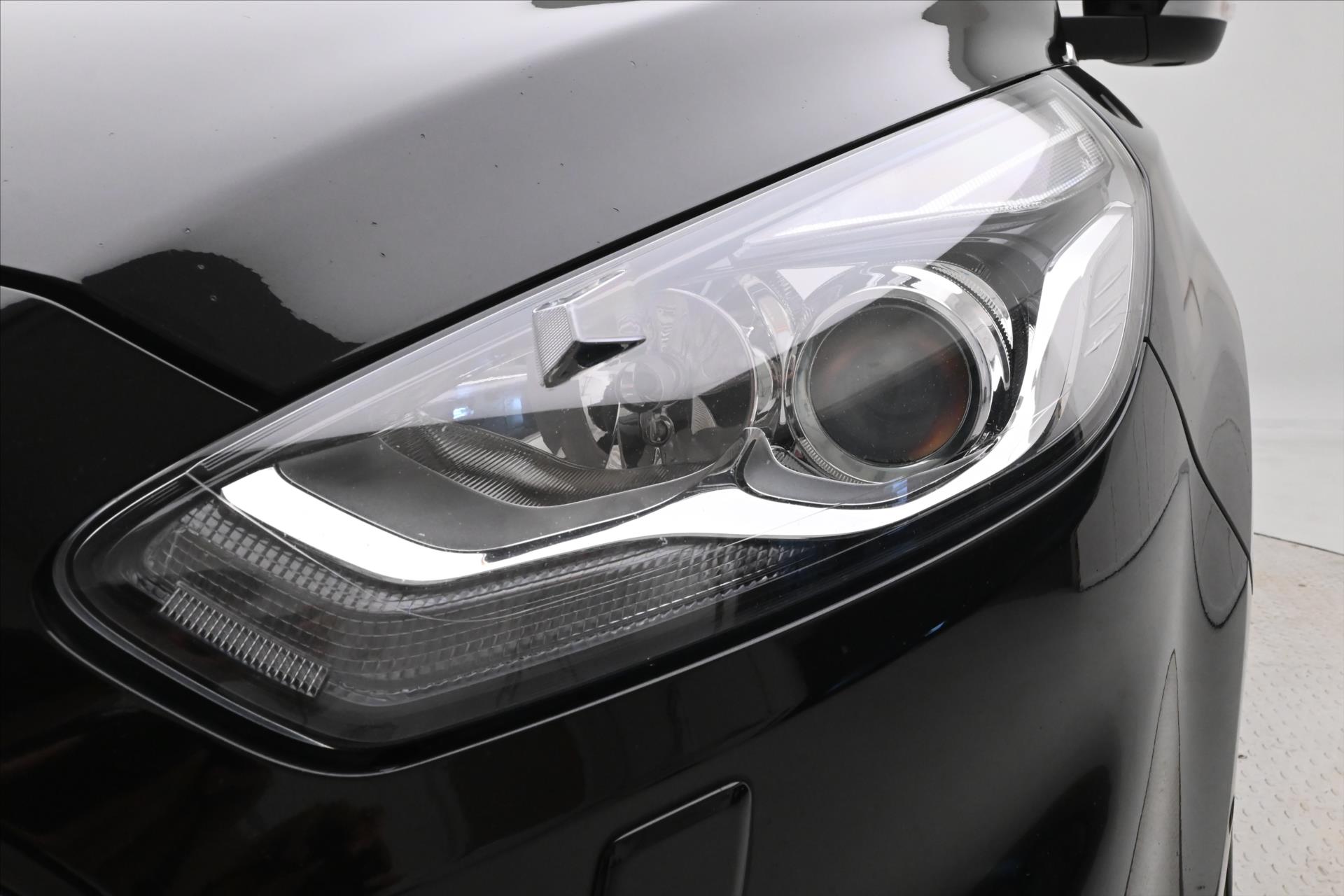 Hlavní fotografie vozu Ford S-MAX 2,0 TDCI 140kW AT8 Záruka až 5 let (28)