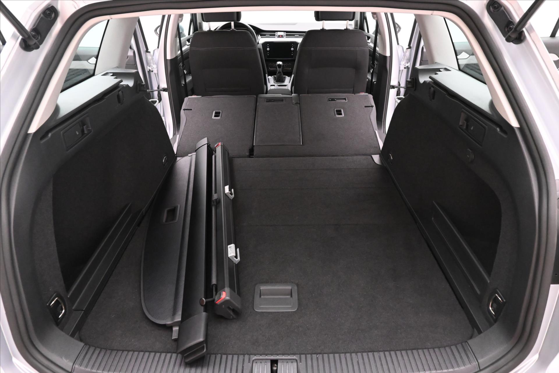 Hlavní fotografie vozu Volkswagen Passat 2,0 TDI 110 kW Business Záruka až 5 let (11)