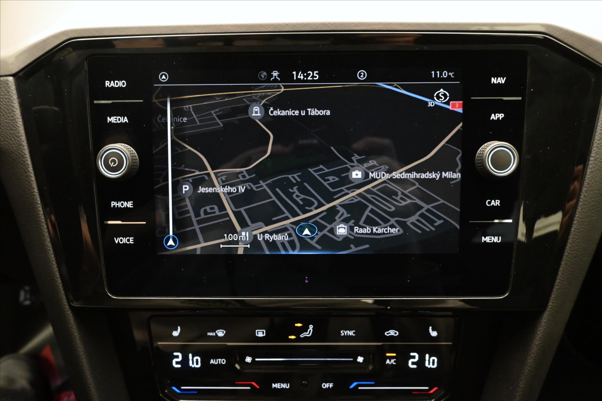 Hlavní fotografie vozu Volkswagen Passat 2,0 TDI 110 kW Business Záruka až 5 let (20)