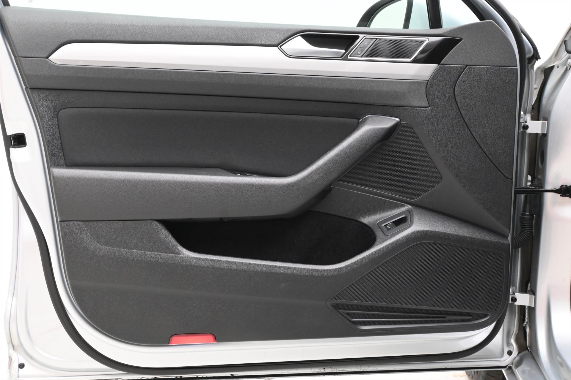 Hlavní fotografie vozu Volkswagen Passat 2,0 TDI 110 kW Business Záruka až 5 let (25)