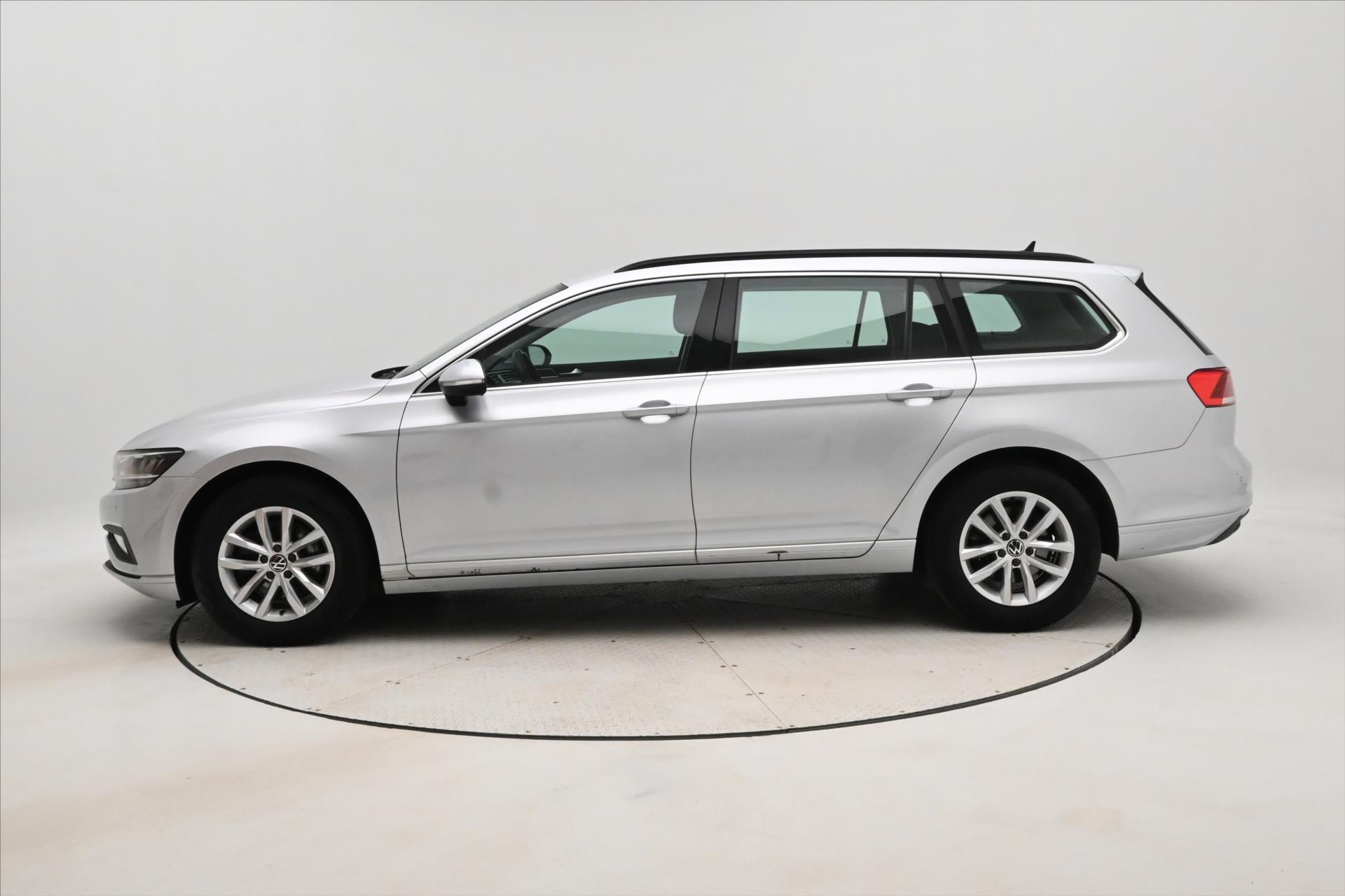 Hlavní fotografie vozu Volkswagen Passat 2,0 TDI 110 kW Business Záruka až 5 let (8)