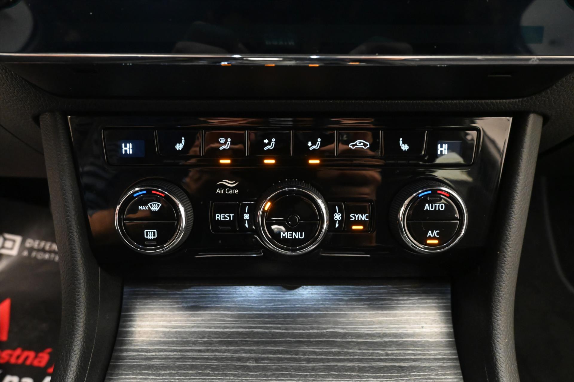 Hlavní fotografie vozu Škoda Superb 2,0 TDI 110 kW DSG Style Záruka až 5 let (21)