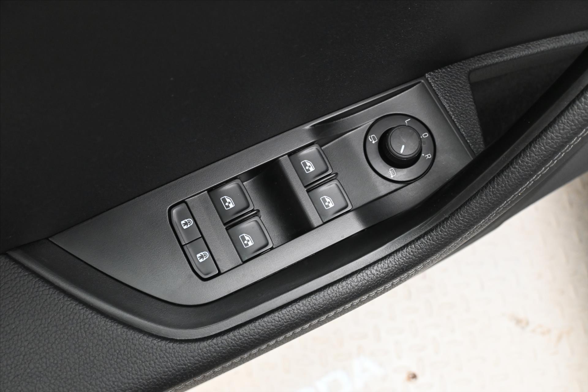 Hlavní fotografie vozu Škoda Superb 2,0 TDI 110 kW DSG Style Záruka až 5 let (26)