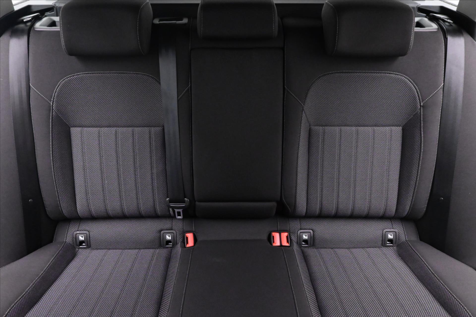 Hlavní fotografie vozu Škoda Superb 2,0 TDI 110 kW DSG Style Záruka až 5 let (28)