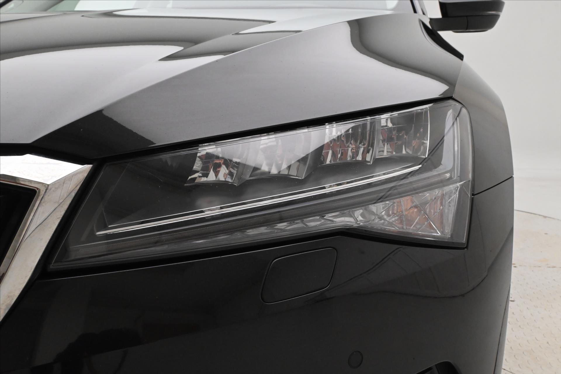 Hlavní fotografie vozu Škoda Superb 2,0 TDI 110 kW DSG Style Záruka až 5 let (29)