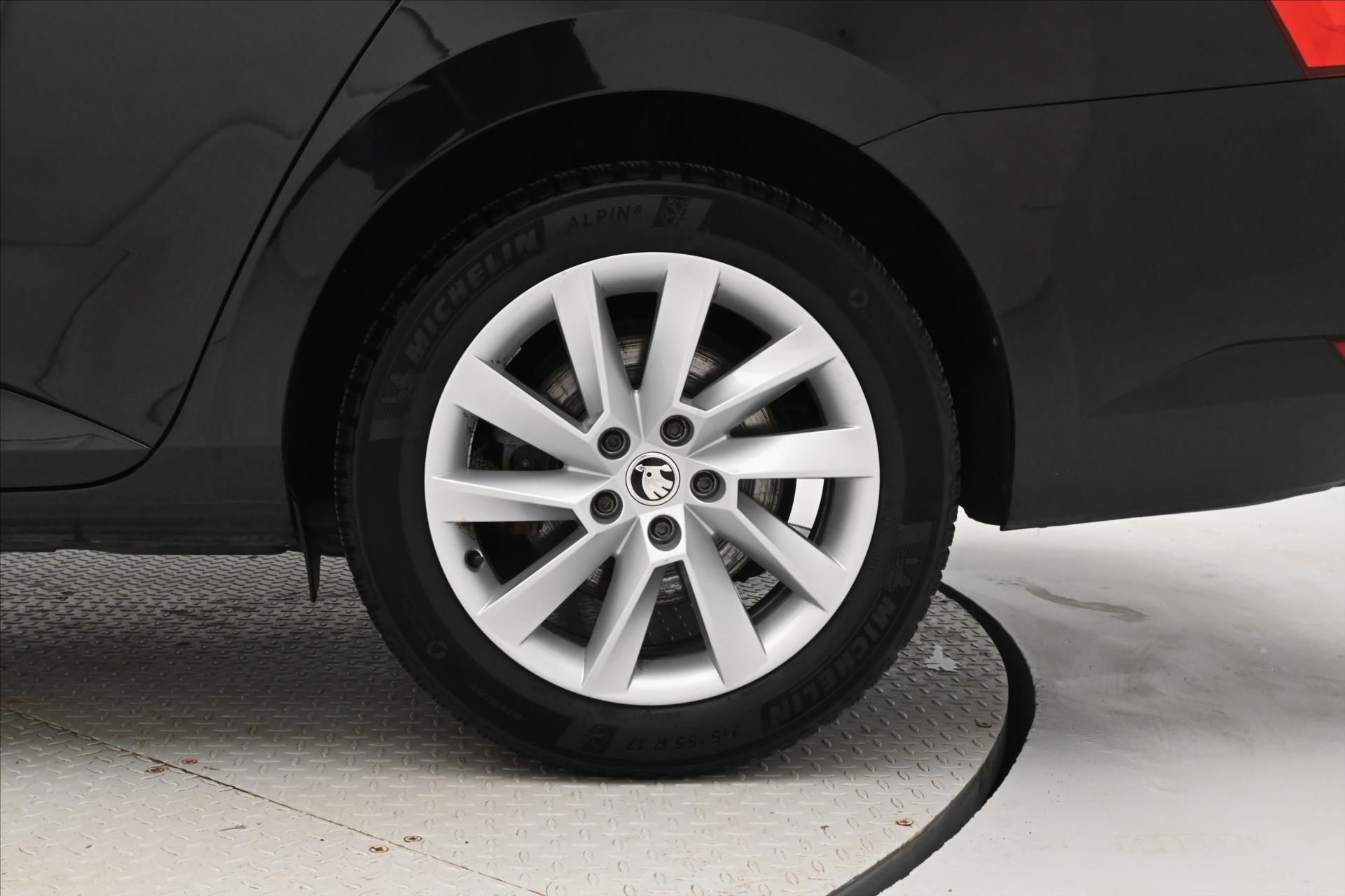 Hlavní fotografie vozu Škoda Superb 2,0 TDI 110 kW DSG Style Záruka až 5 let (31)