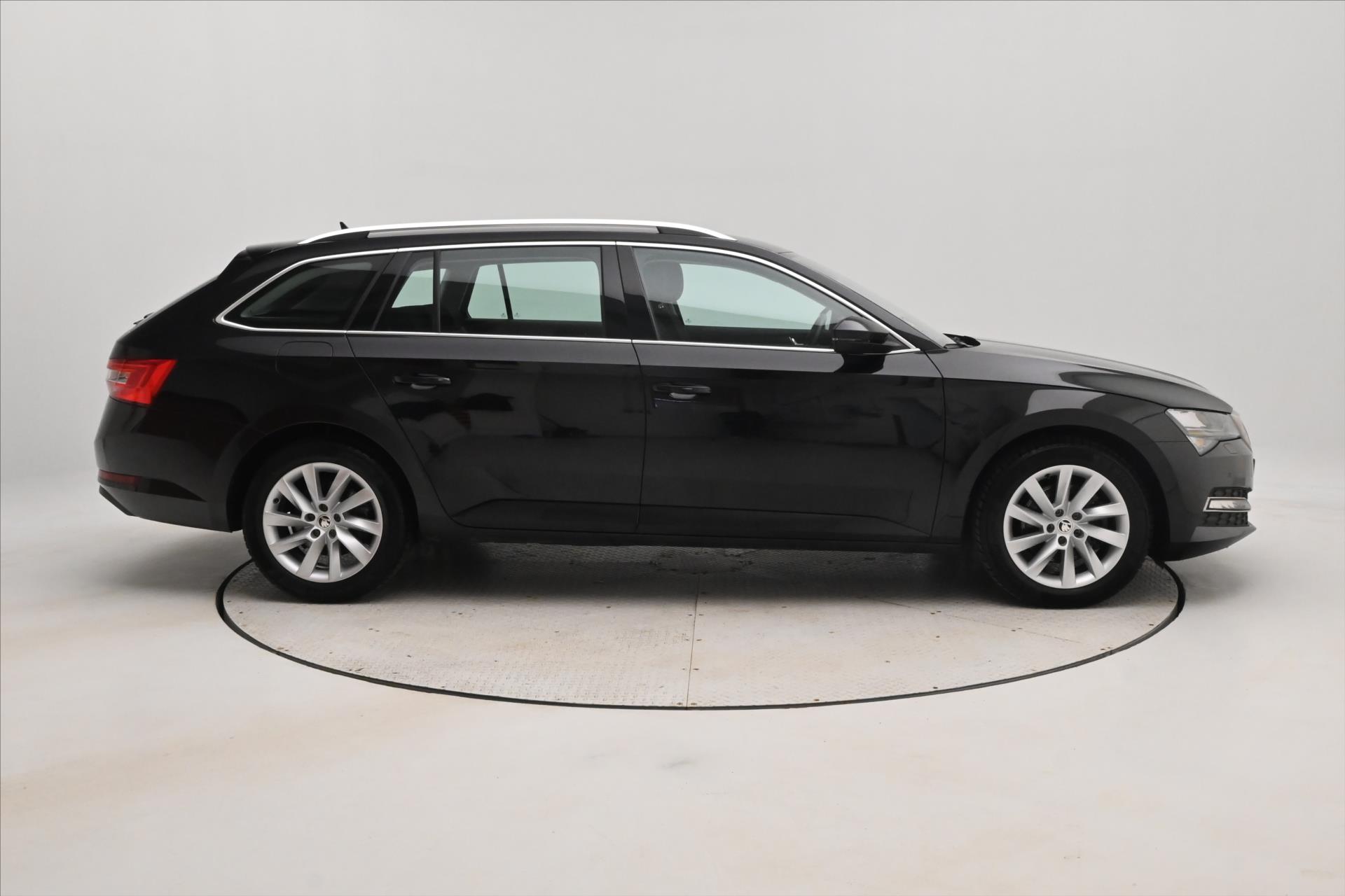 Hlavní fotografie vozu Škoda Superb 2,0 TDI 110 kW DSG Style Záruka až 5 let (4)