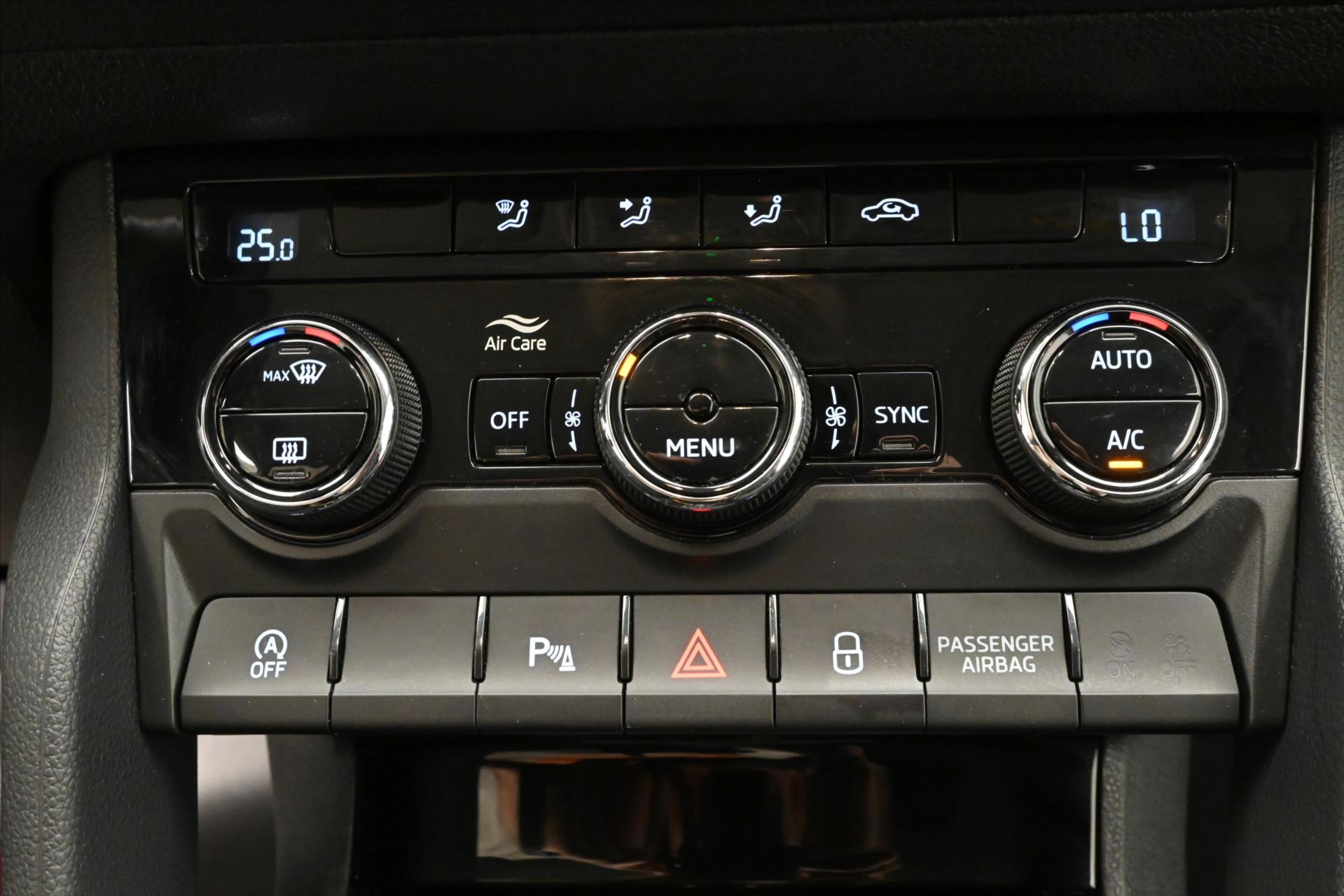 Hlavní fotografie vozu Škoda Karoq 2,0 TDI 85 kW DSG Ambition Záruka až 5 let (21)