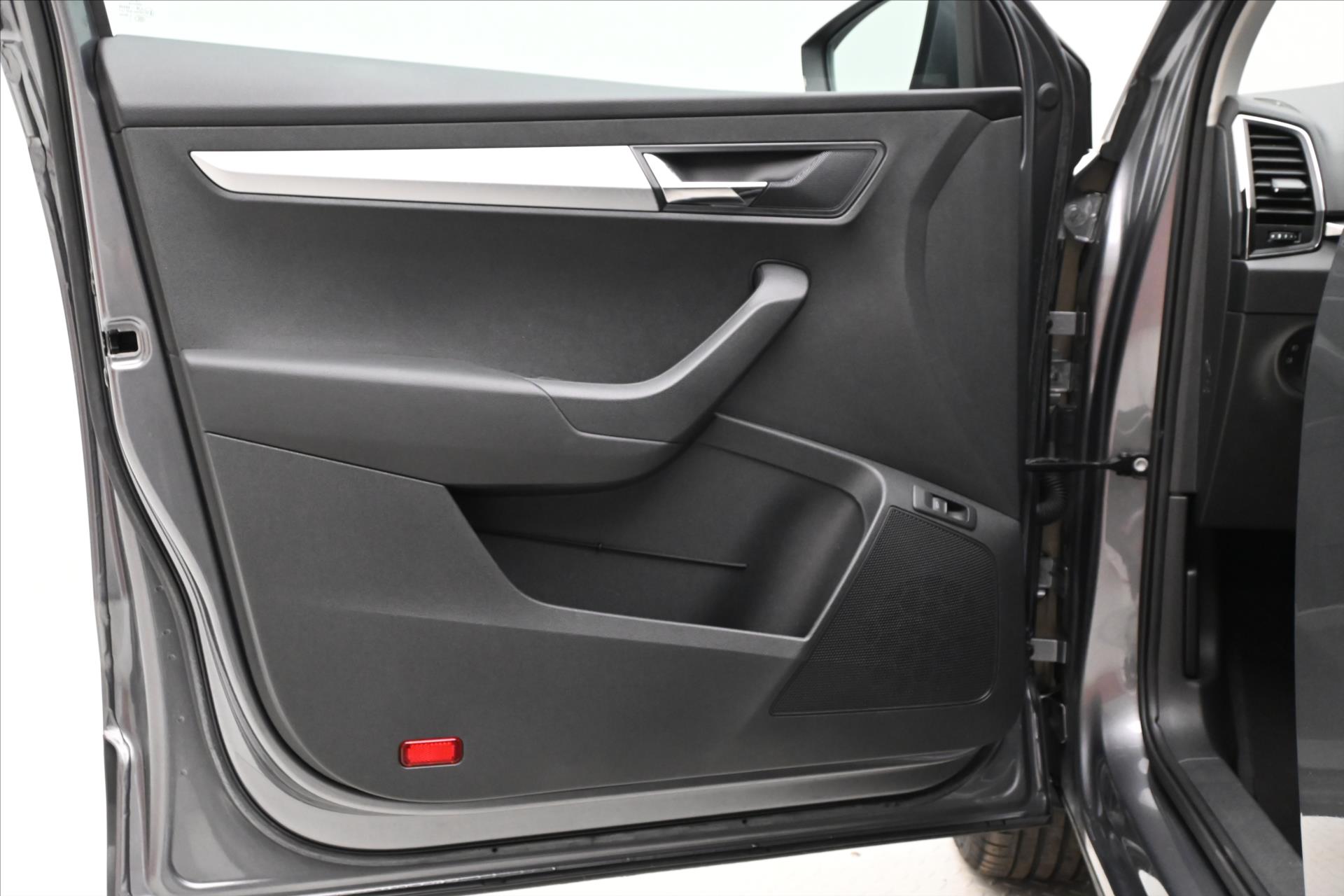 Hlavní fotografie vozu Škoda Karoq 2,0 TDI 85 kW DSG Ambition Záruka až 5 let (24)