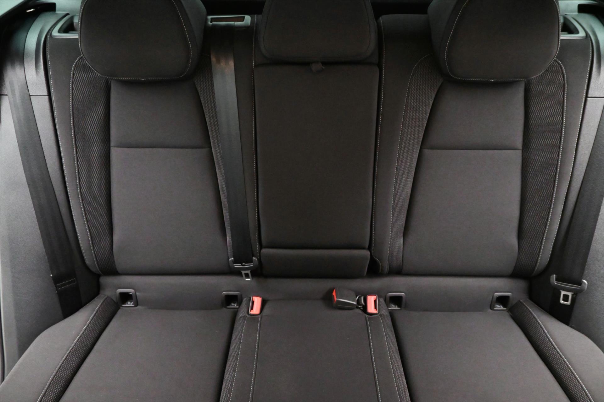 Hlavní fotografie vozu Škoda Karoq 2,0 TDI 85 kW DSG Ambition Záruka až 5 let (28)