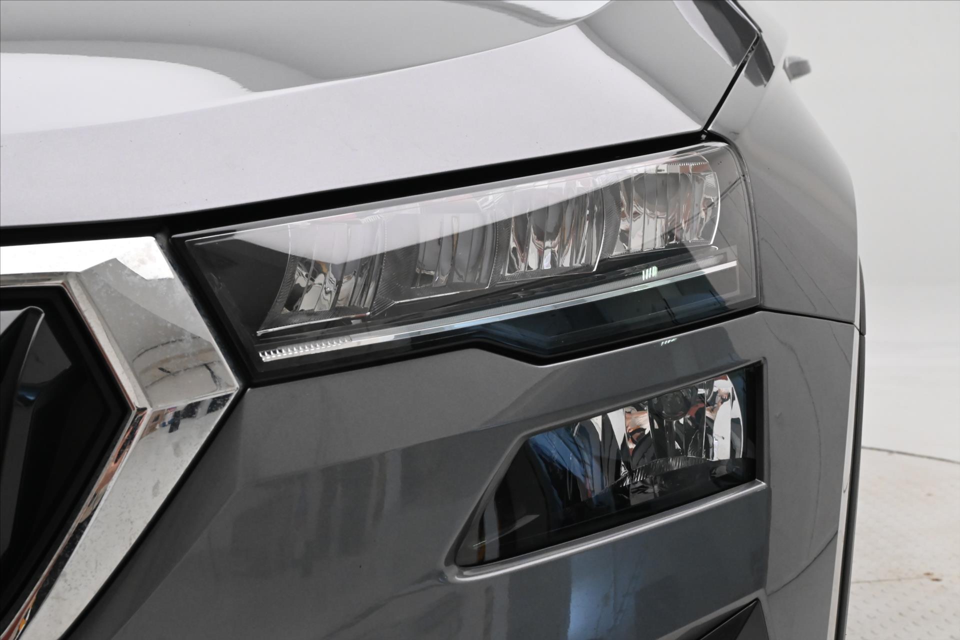 Hlavní fotografie vozu Škoda Karoq 2,0 TDI 85 kW DSG Ambition Záruka až 5 let (29)