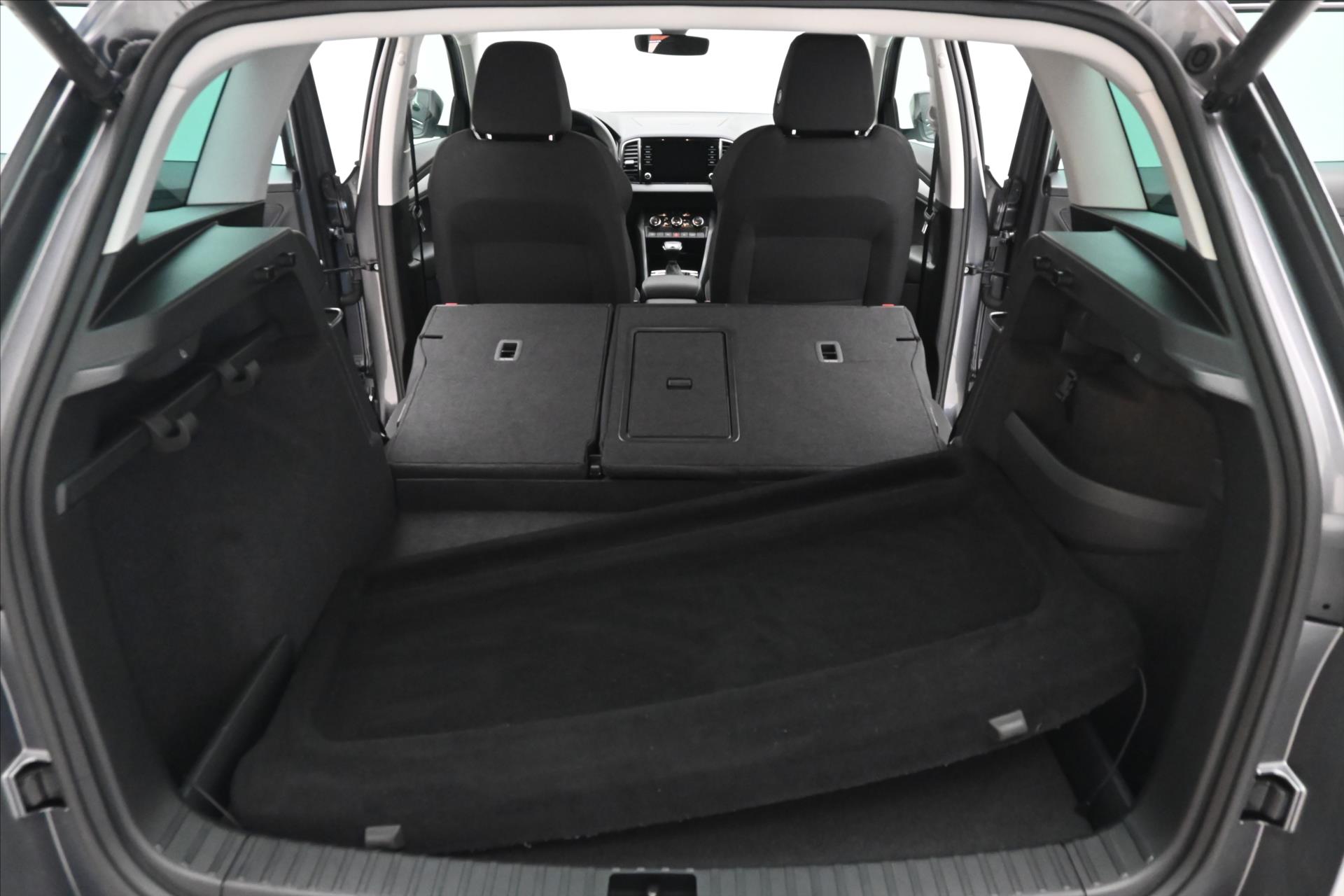 Hlavní fotografie vozu Škoda Karoq 2,0 TDI 85 KW DSG Ambition Záruka až 5 let (11)