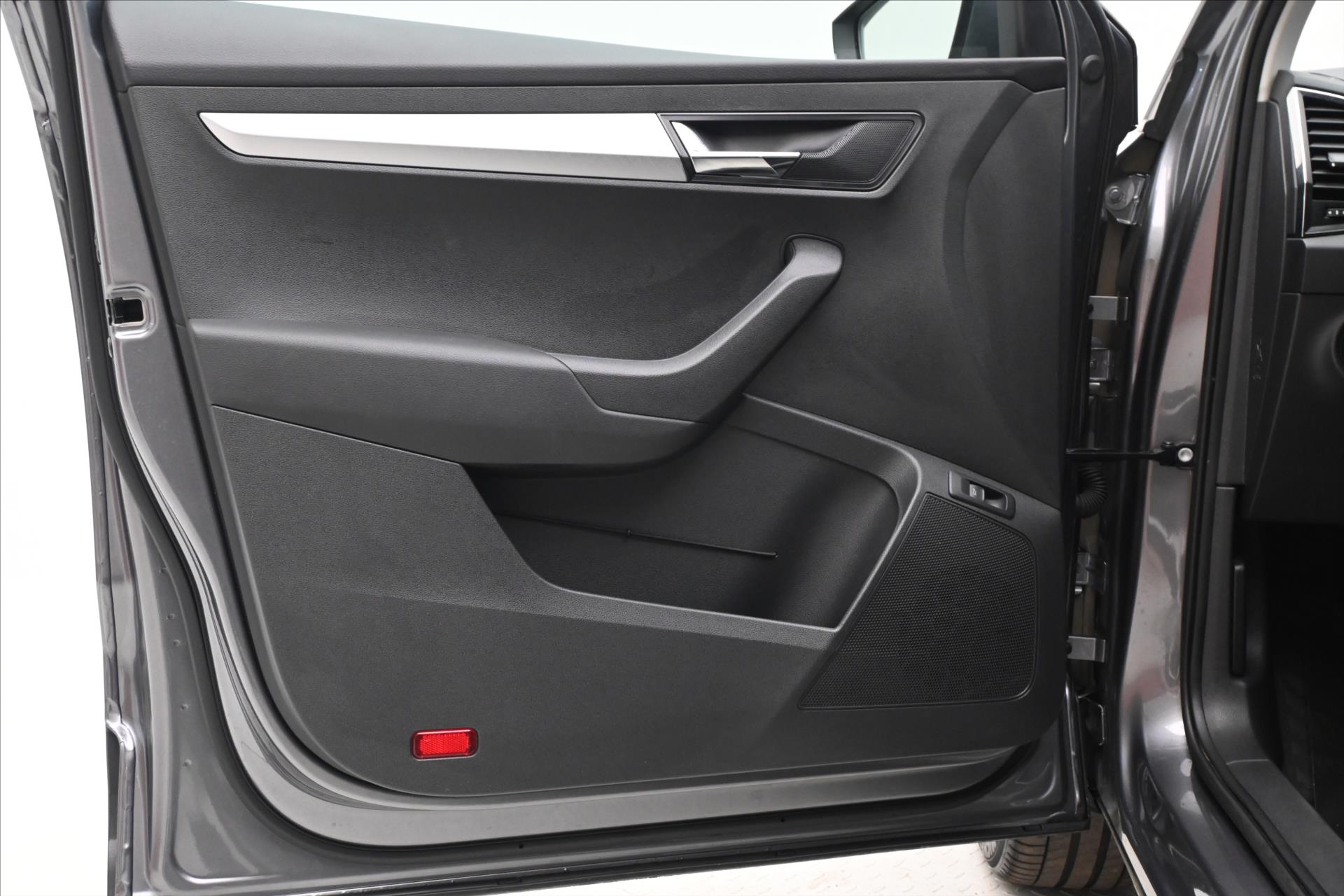 Hlavní fotografie vozu Škoda Karoq 2,0 TDI 85 KW DSG Ambition Záruka až 5 let (24)