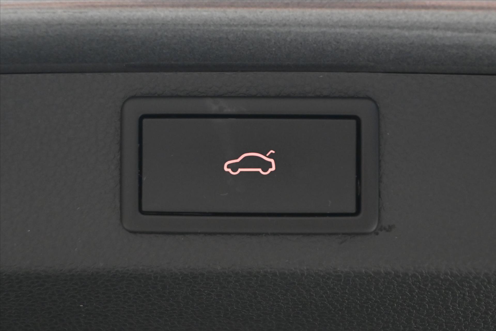 Hlavní fotografie vozu Škoda Karoq 2,0 TDI 85 KW DSG Ambition Záruka až 5 let (27)