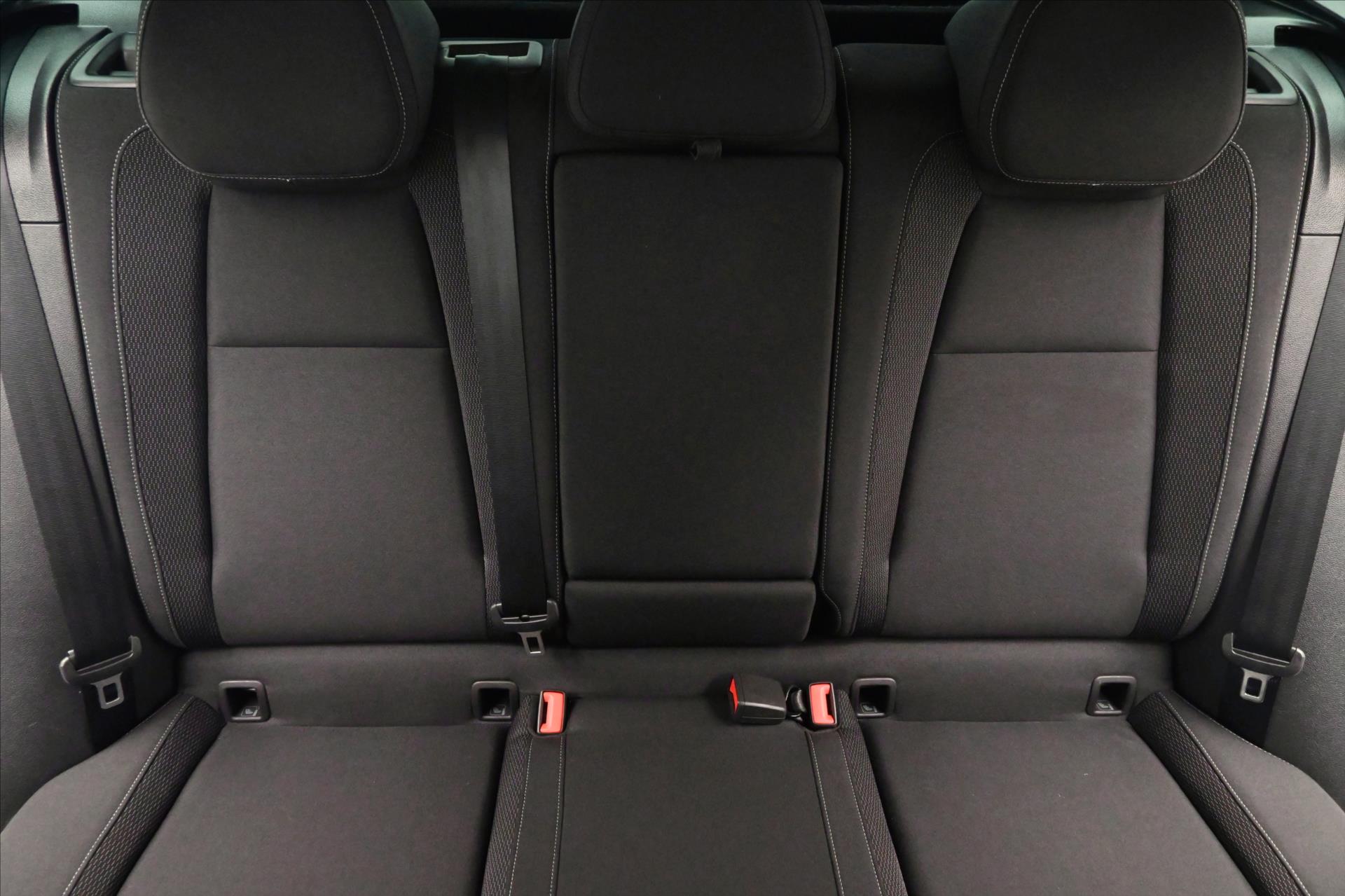 Hlavní fotografie vozu Škoda Karoq 2,0 TDI 85 KW DSG Ambition Záruka až 5 let (28)