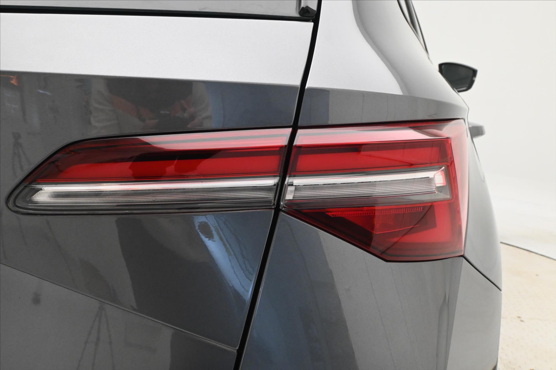 Hlavní fotografie vozu Škoda Karoq 2,0 TDI 85 KW DSG Ambition Záruka až 5 let (30)