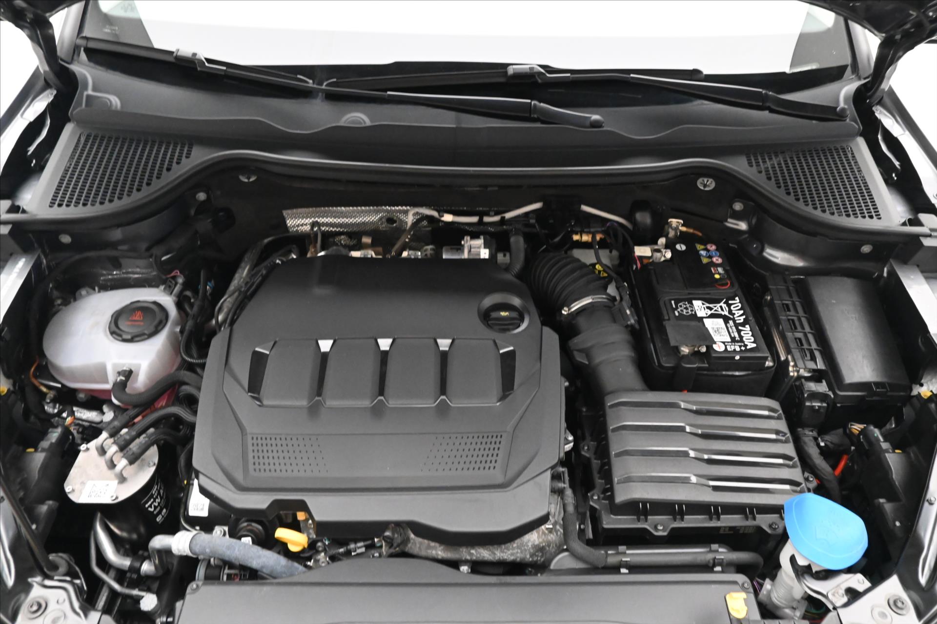 Hlavní fotografie vozu Škoda Karoq 2,0 TDI 85 KW DSG Ambition Záruka až 5 let (9)