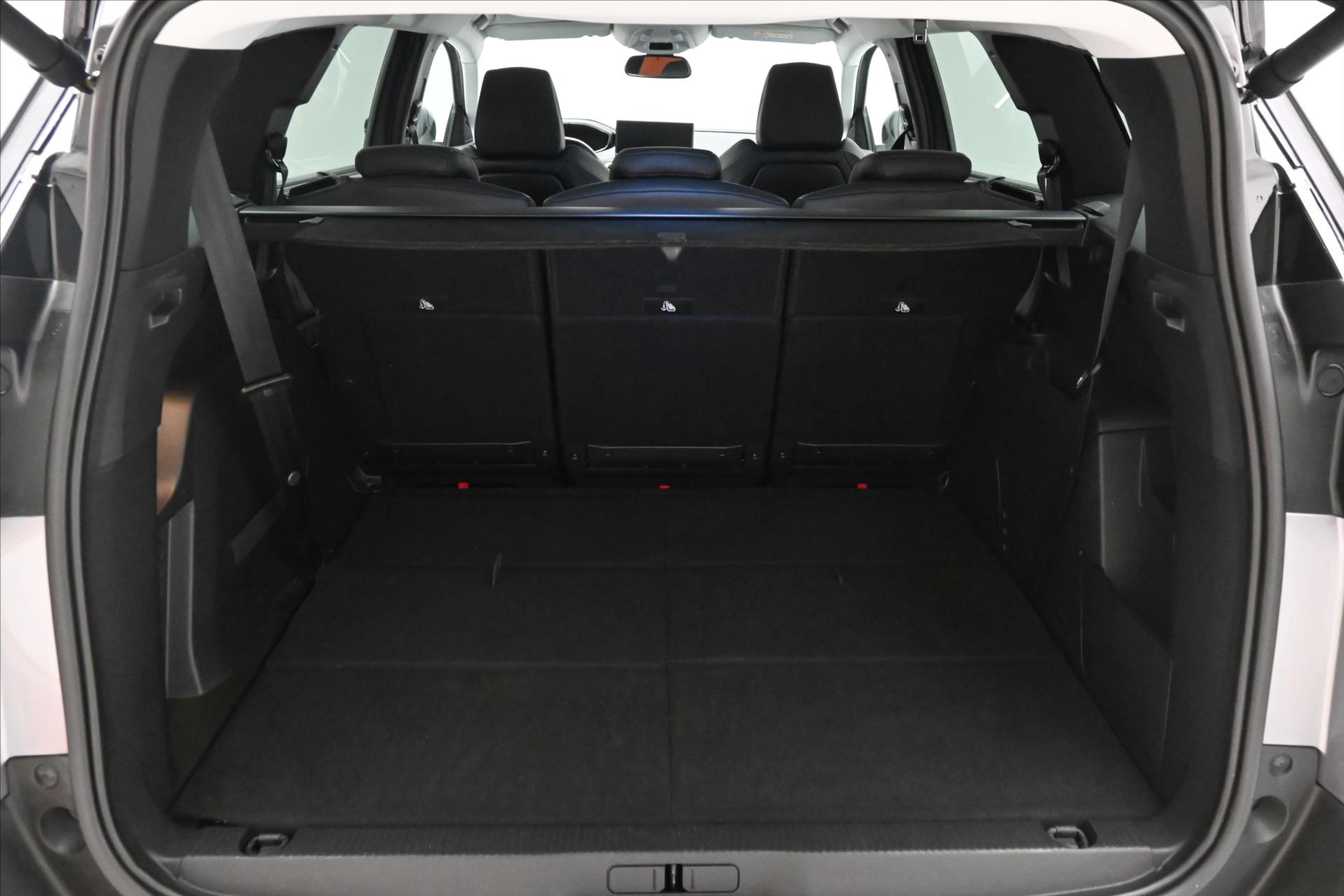 Hlavní fotografie vozu Peugeot 5008 1,5 BlueHdi 96 kW Allure 7míst Záruka až 5 let (11)