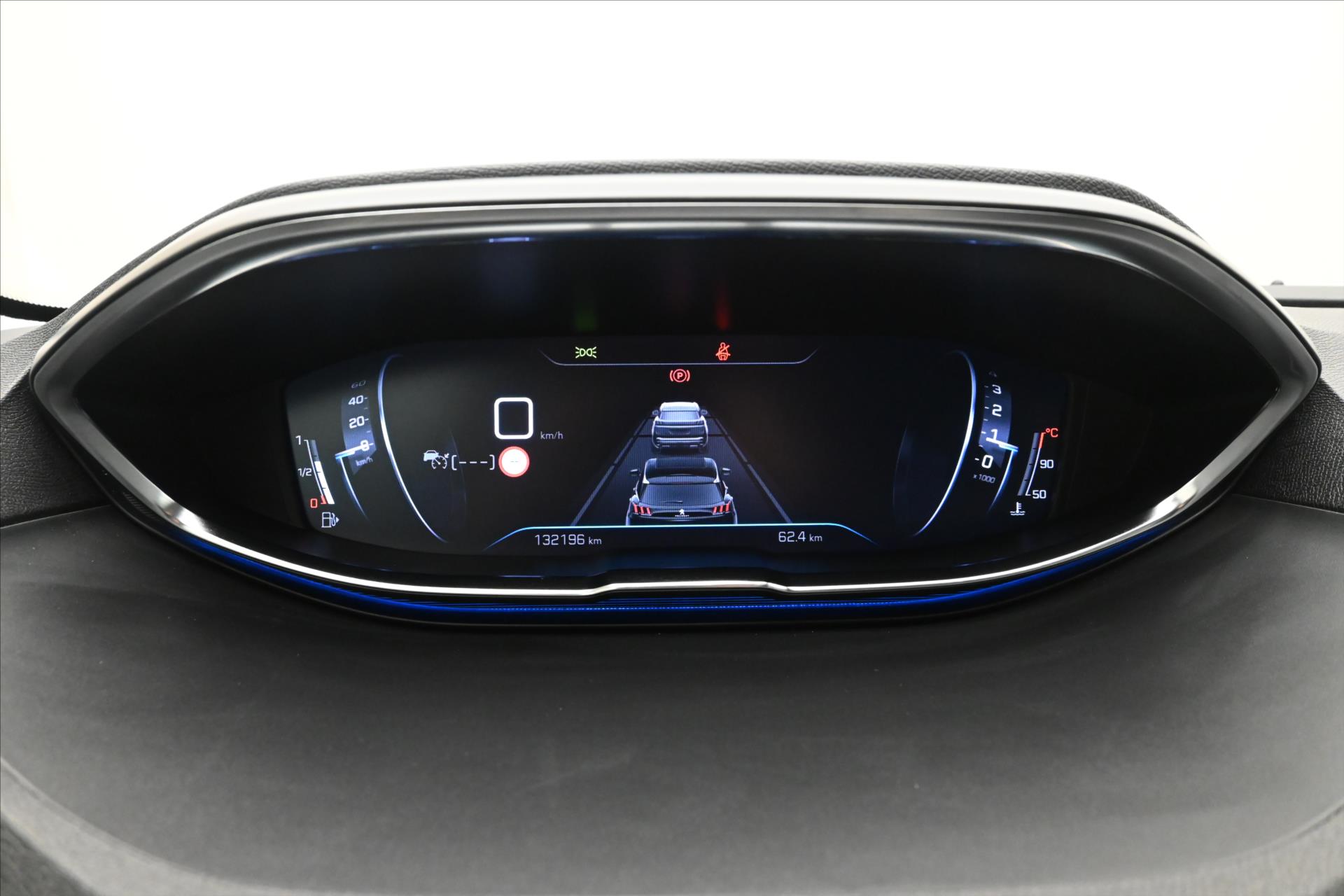 Hlavní fotografie vozu Peugeot 5008 1,5 BlueHdi 96 kW Allure 7míst Záruka až 5 let (17)