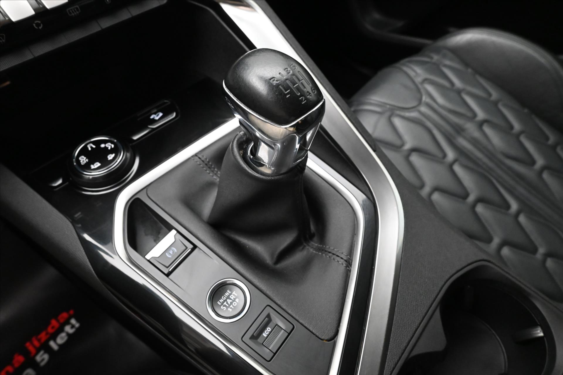 Hlavní fotografie vozu Peugeot 5008 1,5 BlueHdi 96 kW Allure 7míst Záruka až 5 let (22)