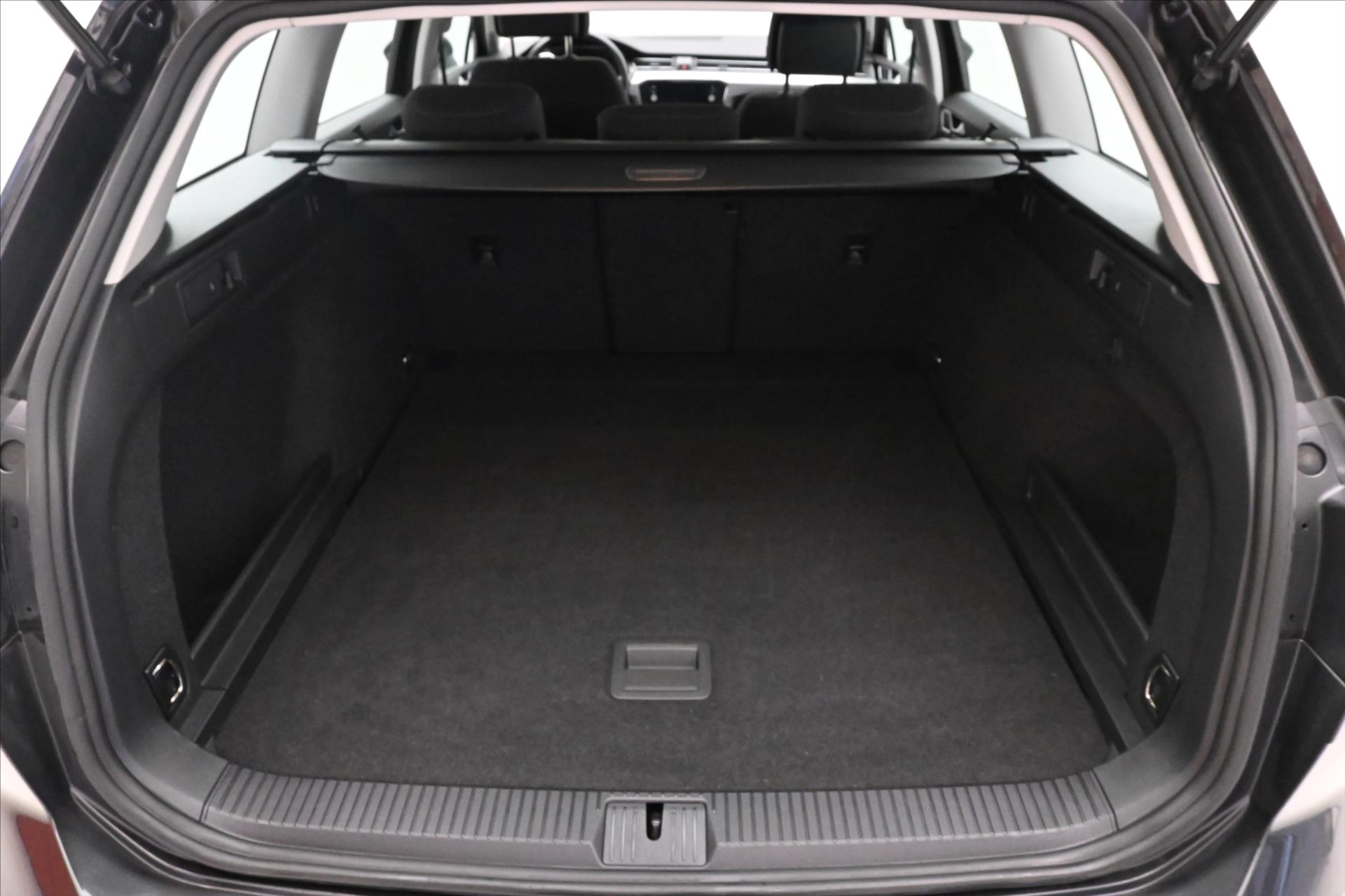 Hlavní fotografie vozu Volkswagen Passat 2,0 TDI 110 kW DSG BUSINESS Záruka až 5 let (10)