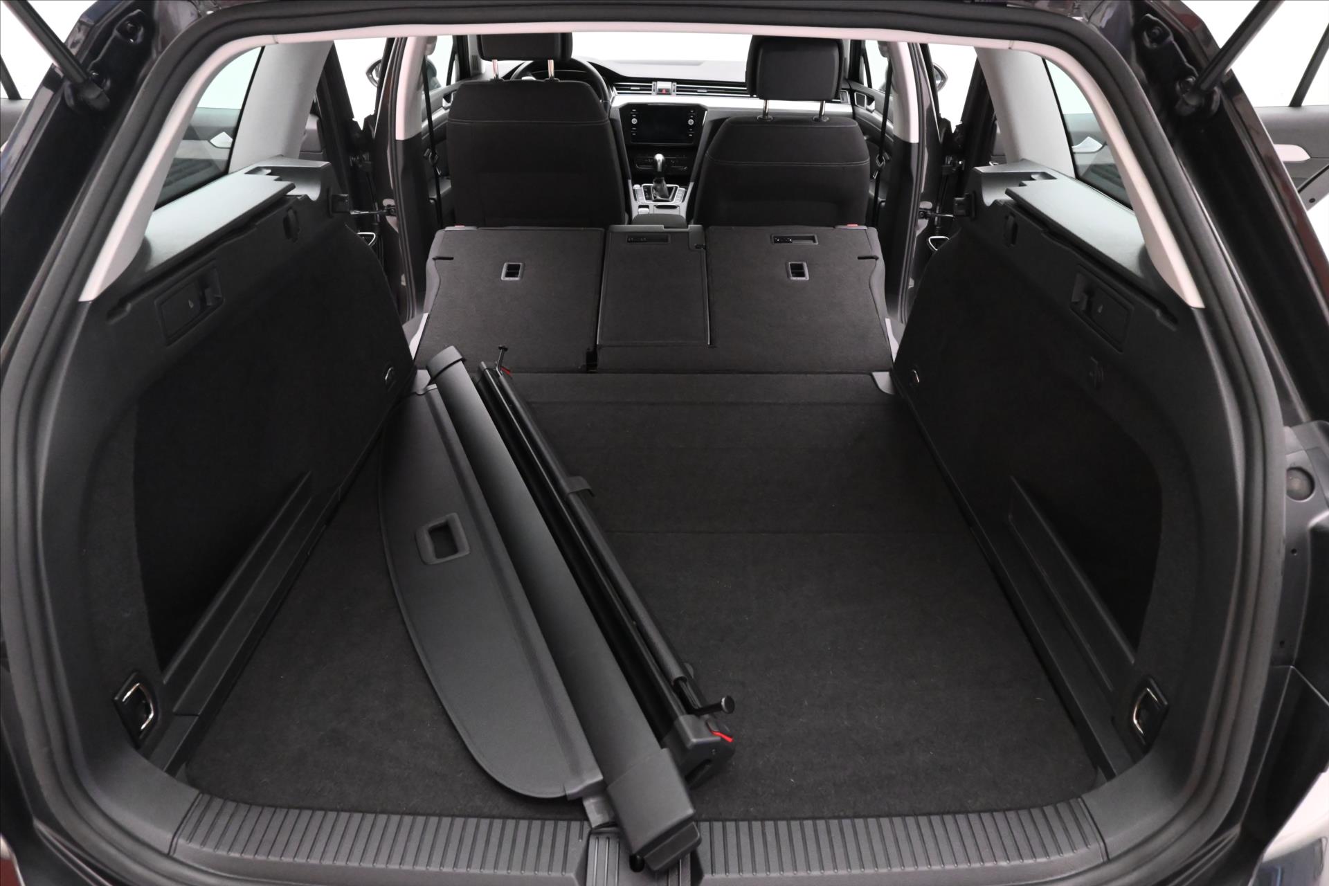 Hlavní fotografie vozu Volkswagen Passat 2,0 TDI 110 kW DSG BUSINESS Záruka až 5 let (11)