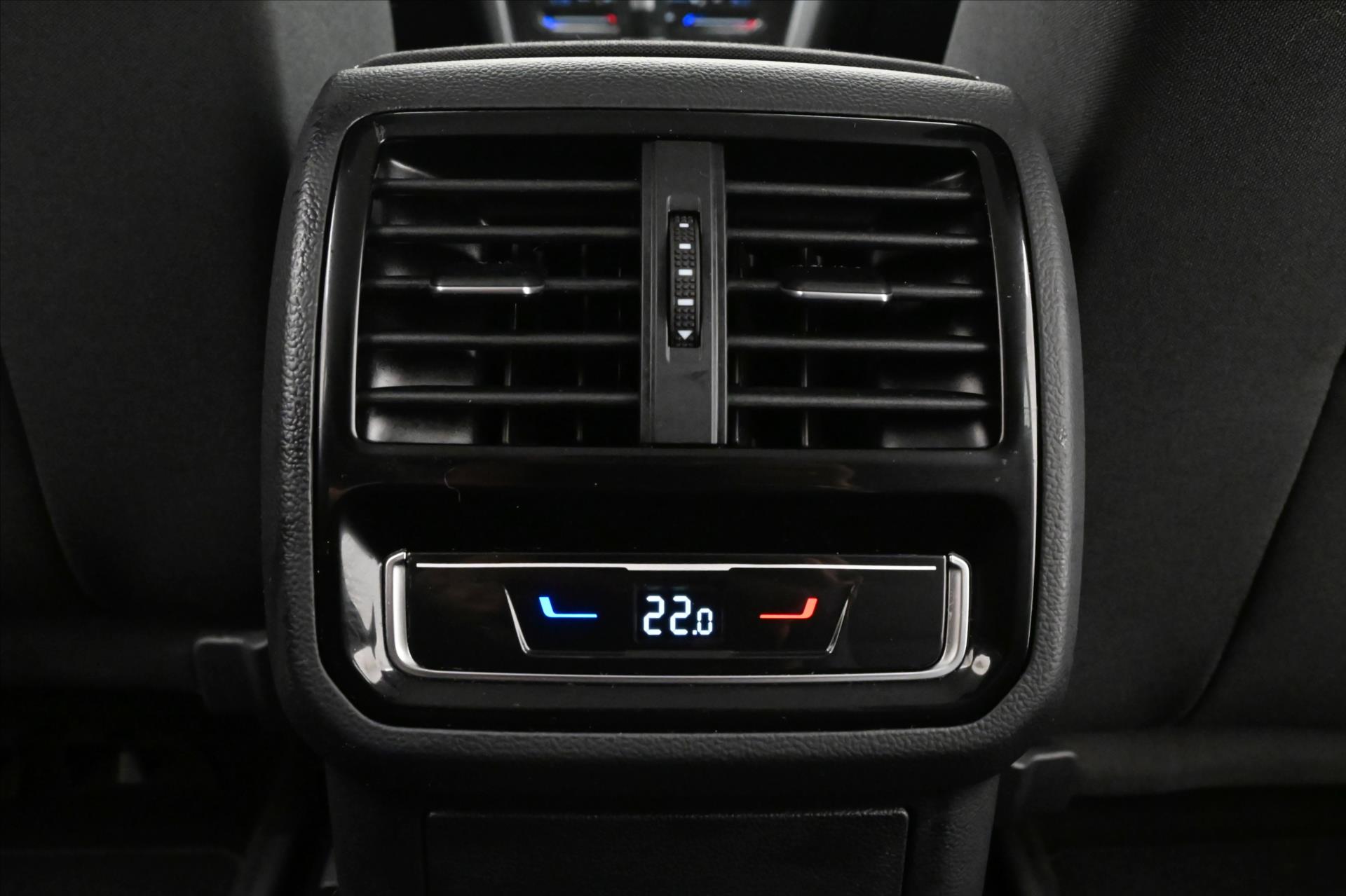 Hlavní fotografie vozu Volkswagen Passat 2,0 TDI 110 kW DSG BUSINESS Záruka až 5 let (22)