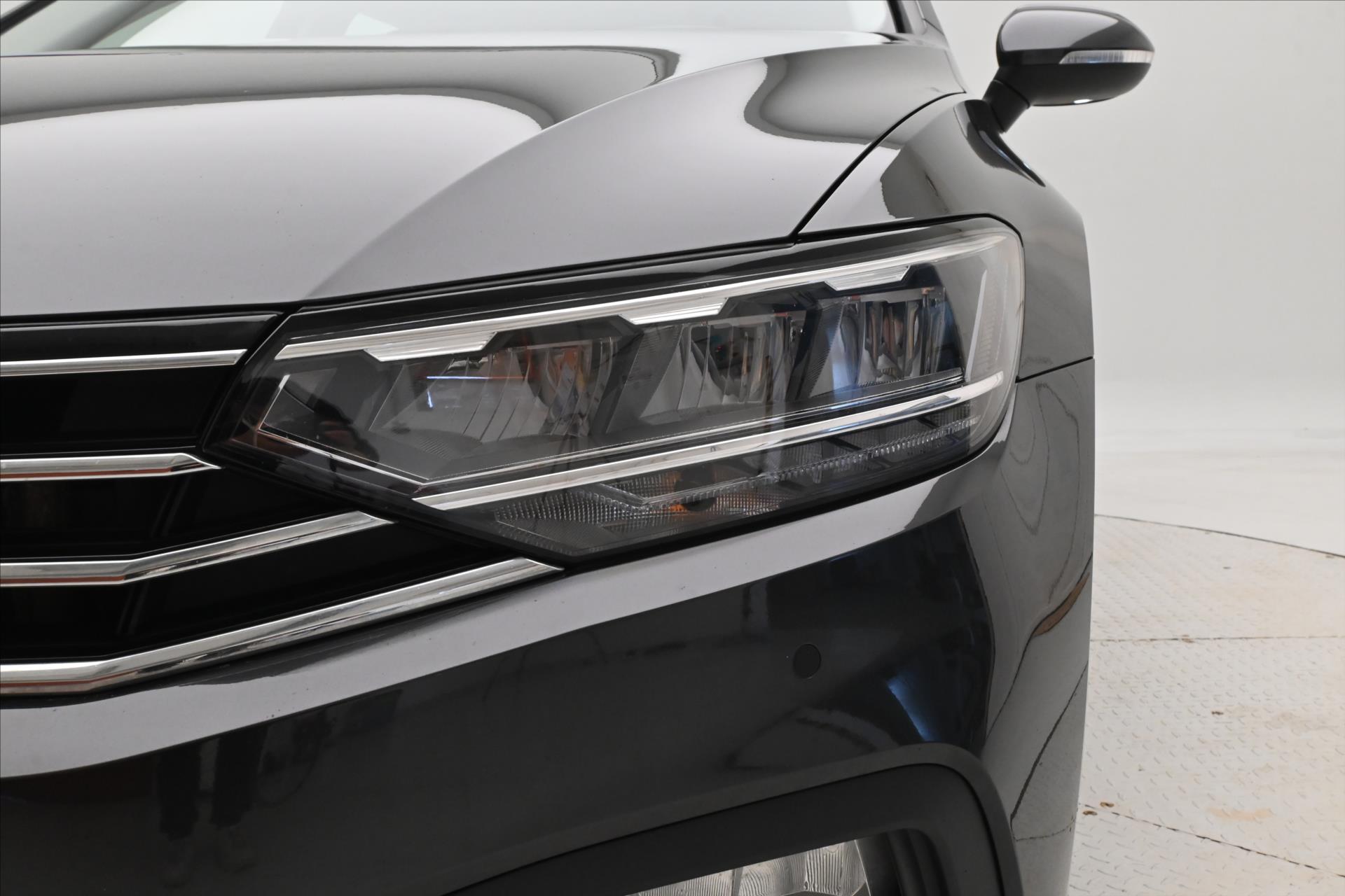 Hlavní fotografie vozu Volkswagen Passat 2,0 TDI 110 kW DSG BUSINESS Záruka až 5 let (29)