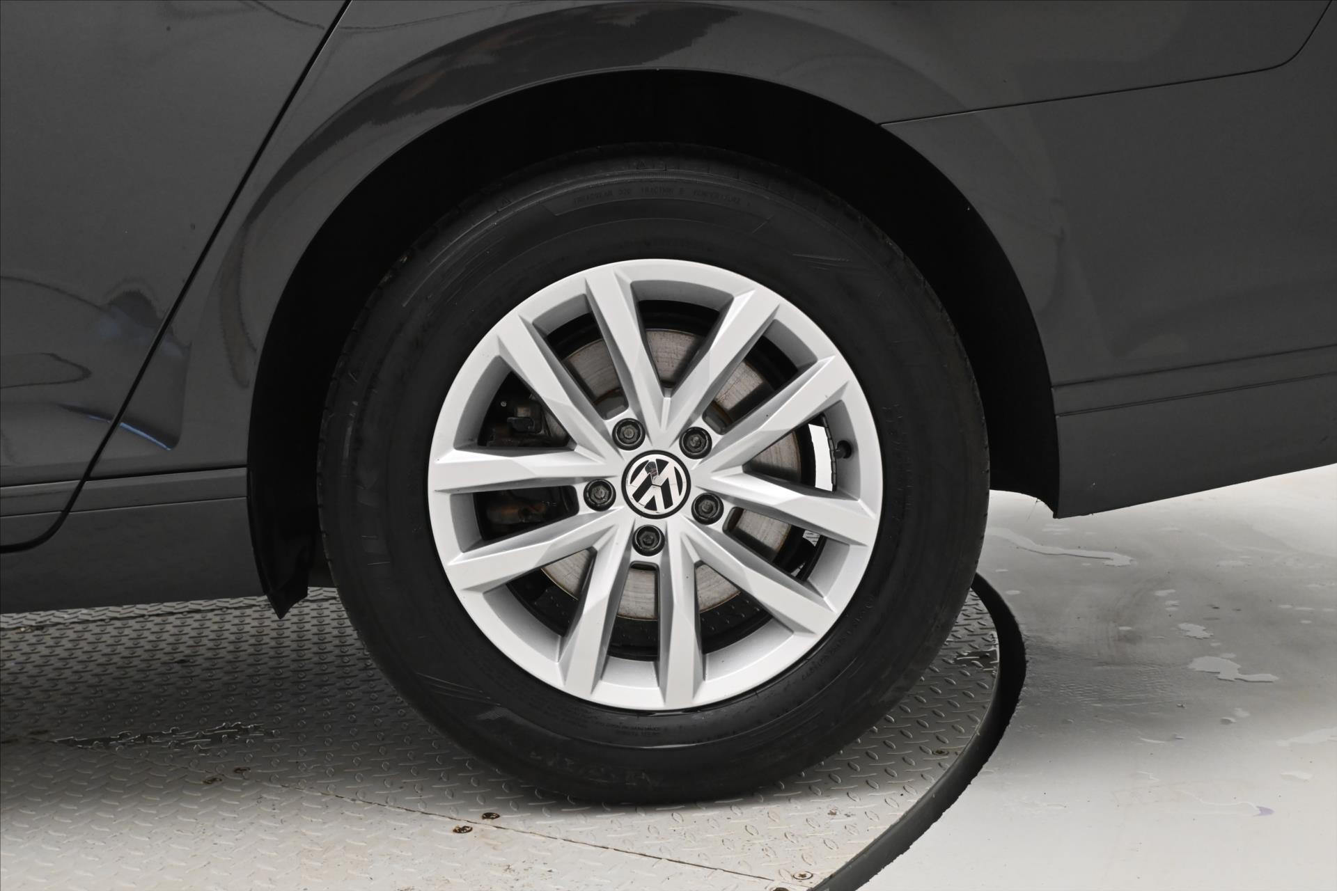 Hlavní fotografie vozu Volkswagen Passat 2,0 TDI 110 kW DSG BUSINESS Záruka až 5 let (31)