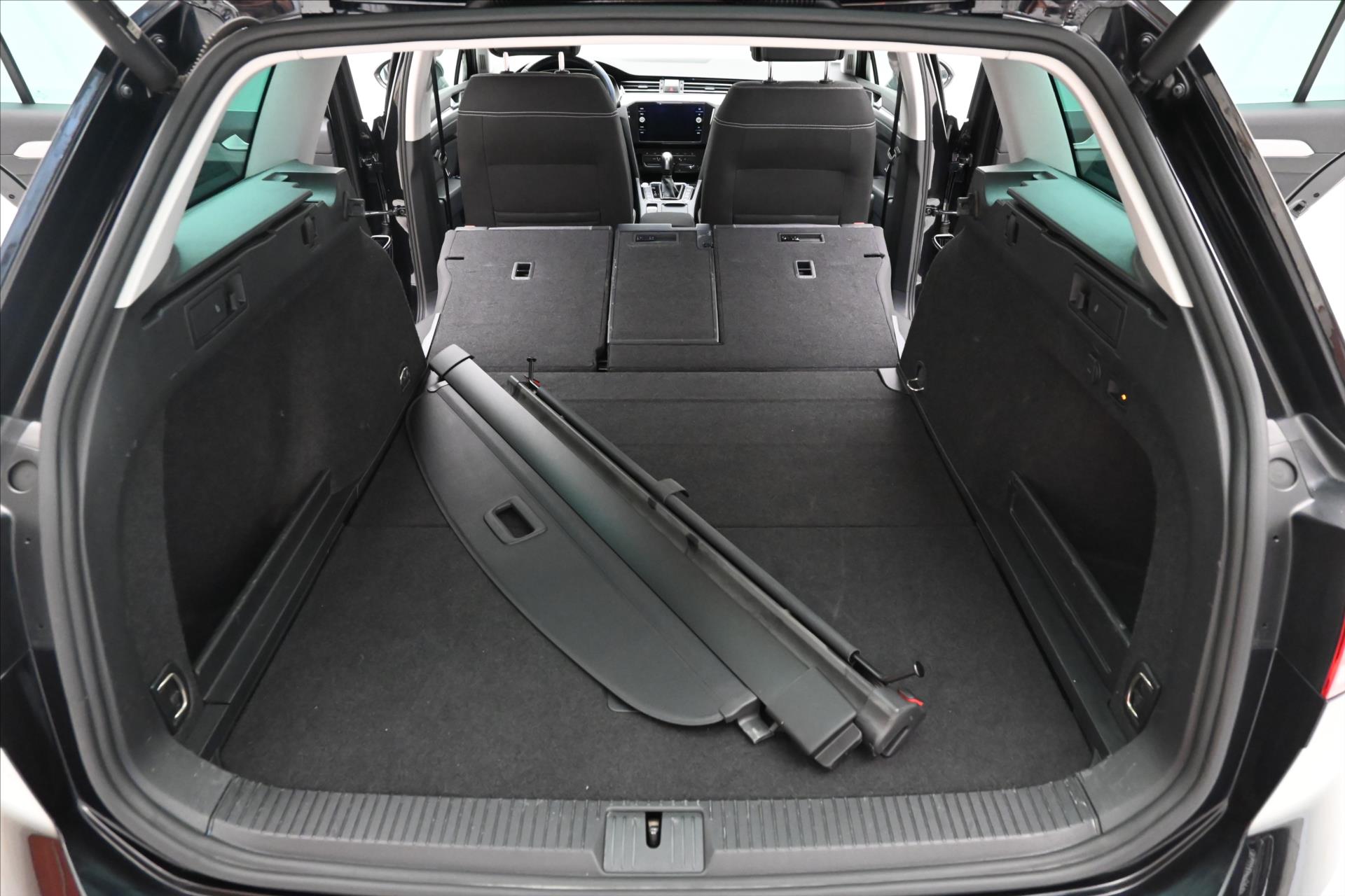 Hlavní fotografie vozu Volkswagen Passat 2,0 TDI 110 KW DSG BUSINESS Záruka až 5 let (11)