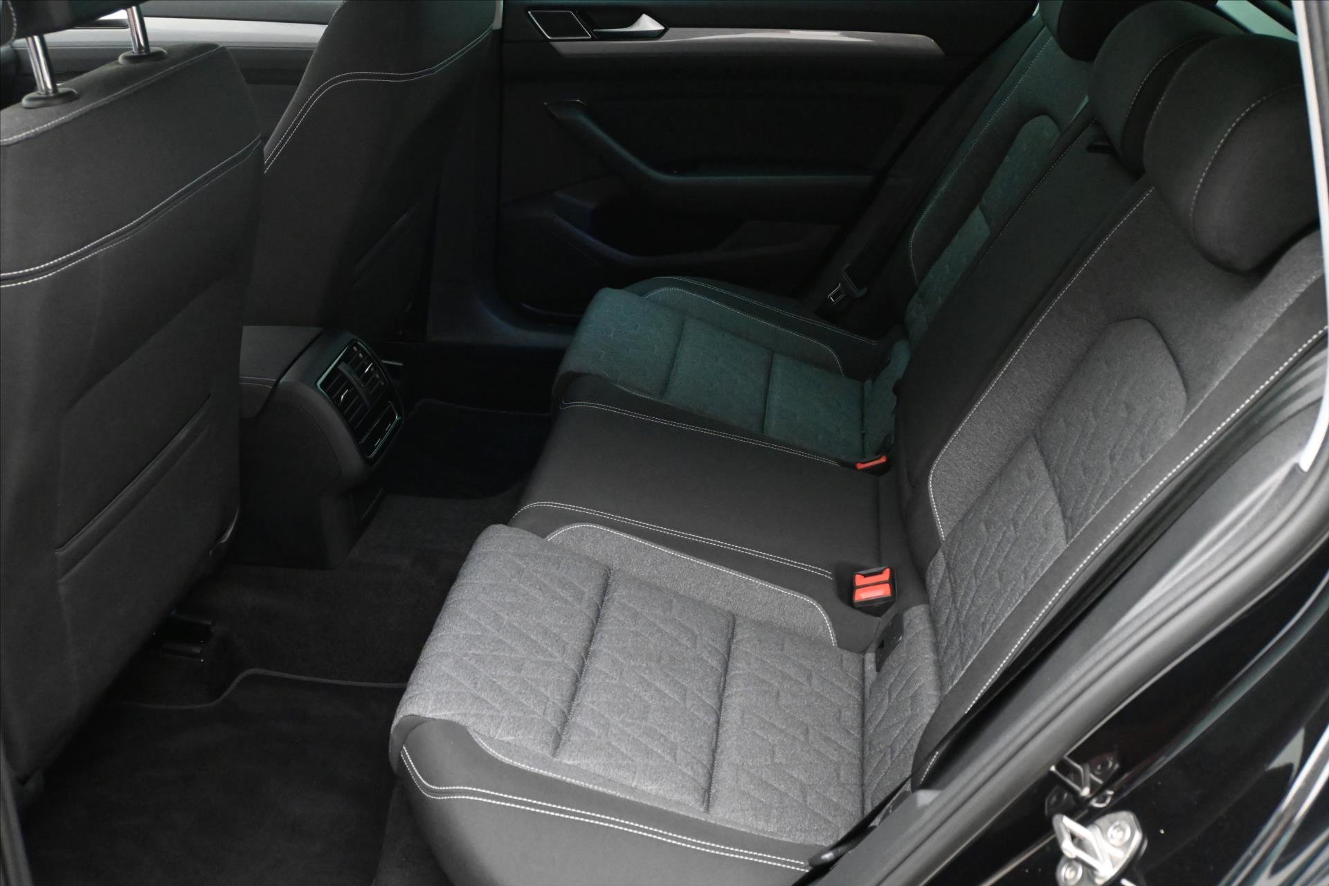 Hlavní fotografie vozu Volkswagen Passat 2,0 TDI 110 KW DSG BUSINESS Záruka až 5 let (14)