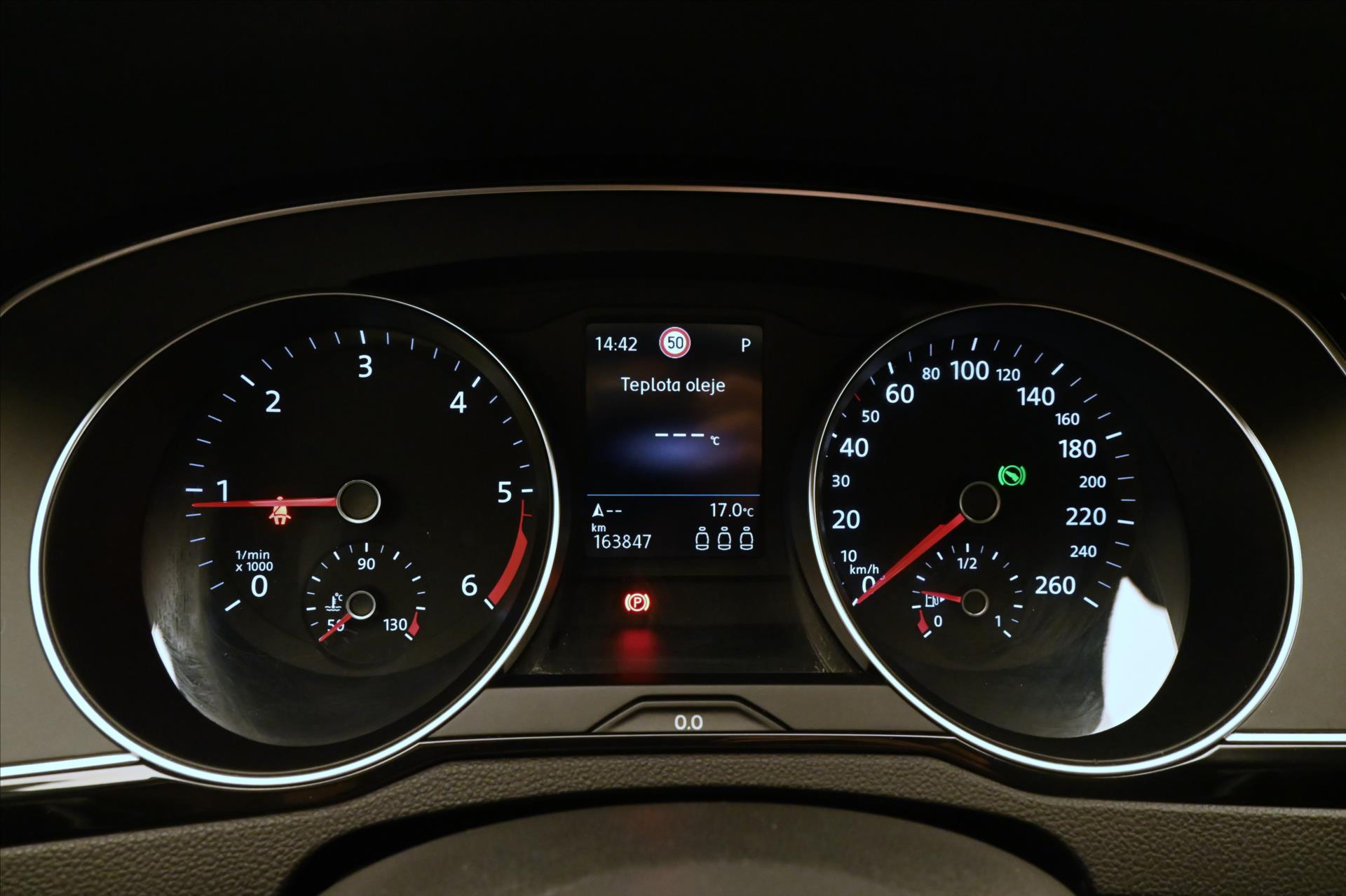 Hlavní fotografie vozu Volkswagen Passat 2,0 TDI 110 KW DSG BUSINESS Záruka až 5 let (16)