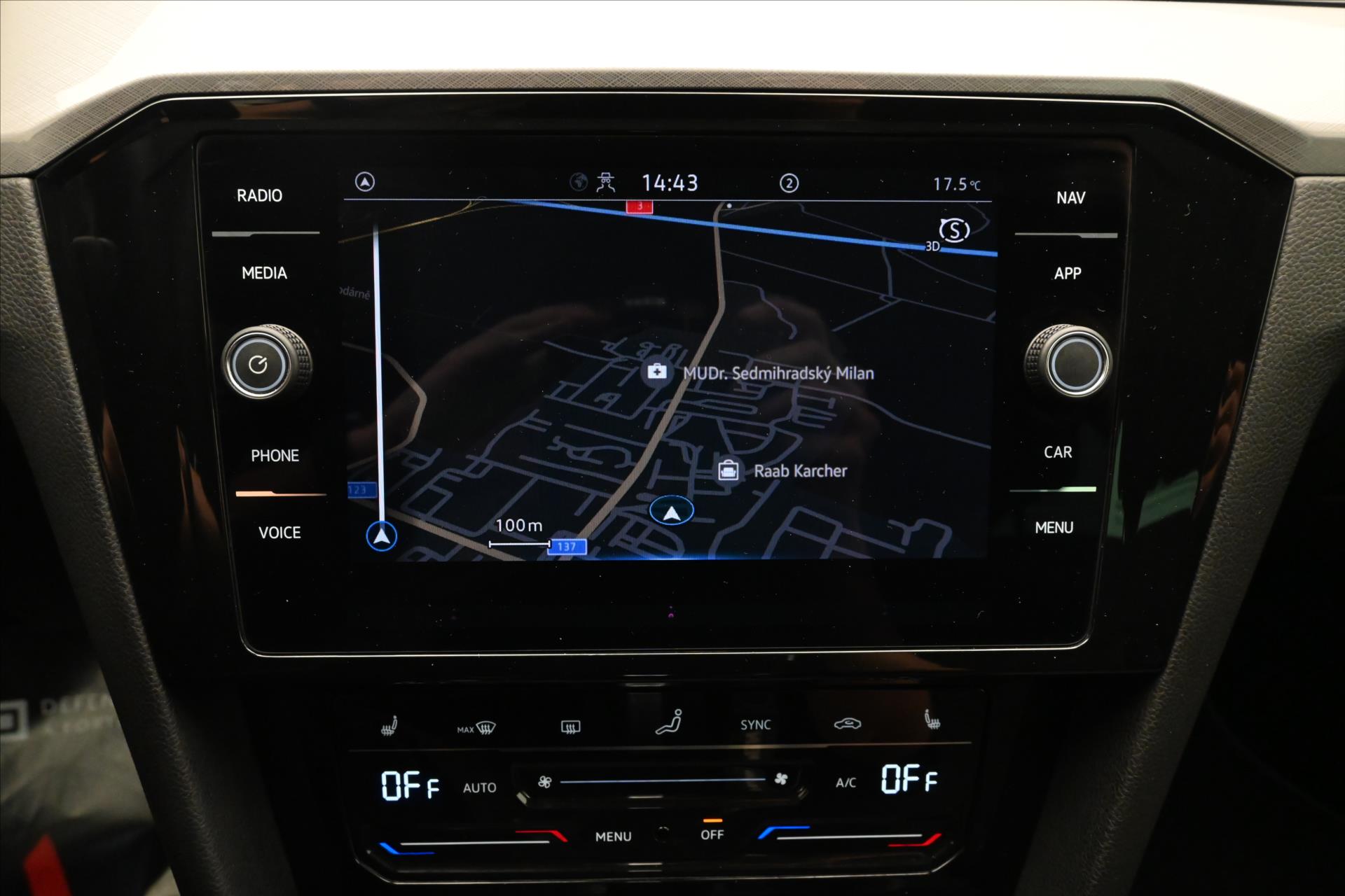 Hlavní fotografie vozu Volkswagen Passat 2,0 TDI 110 KW DSG BUSINESS Záruka až 5 let (20)