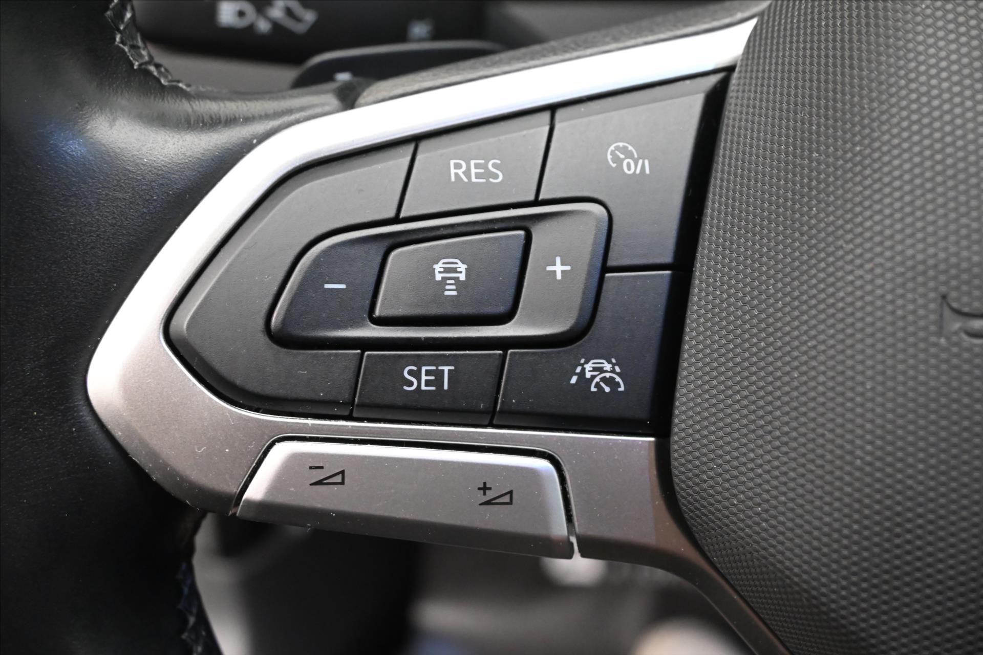 Hlavní fotografie vozu Volkswagen Passat 2,0 TDI 110 KW DSG BUSINESS Záruka až 5 let (24)