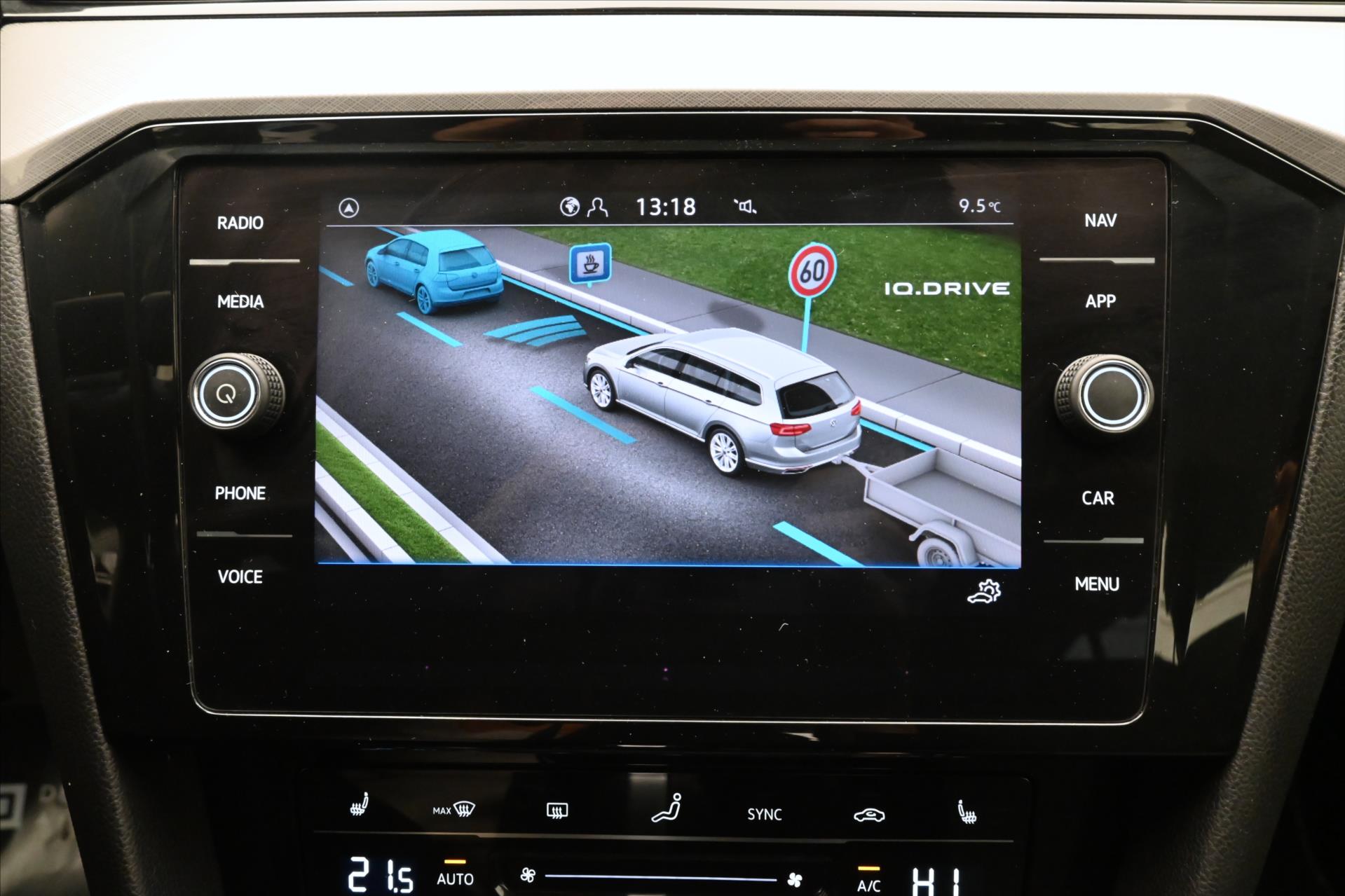 Hlavní fotografie vozu Volkswagen Passat 2,0 TDI 110 kW DSG Business Záruka až 5 let (18)