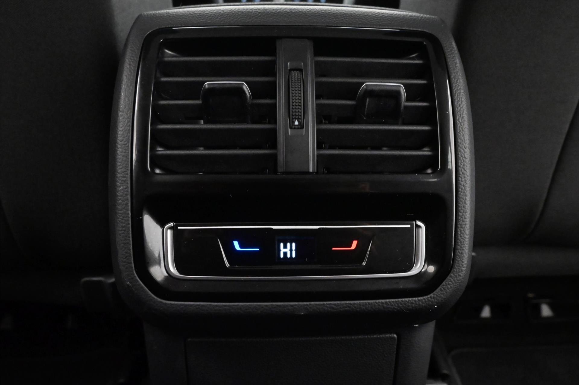 Hlavní fotografie vozu Volkswagen Passat 2,0 TDI 110 kW DSG Business Záruka až 5 let (22)