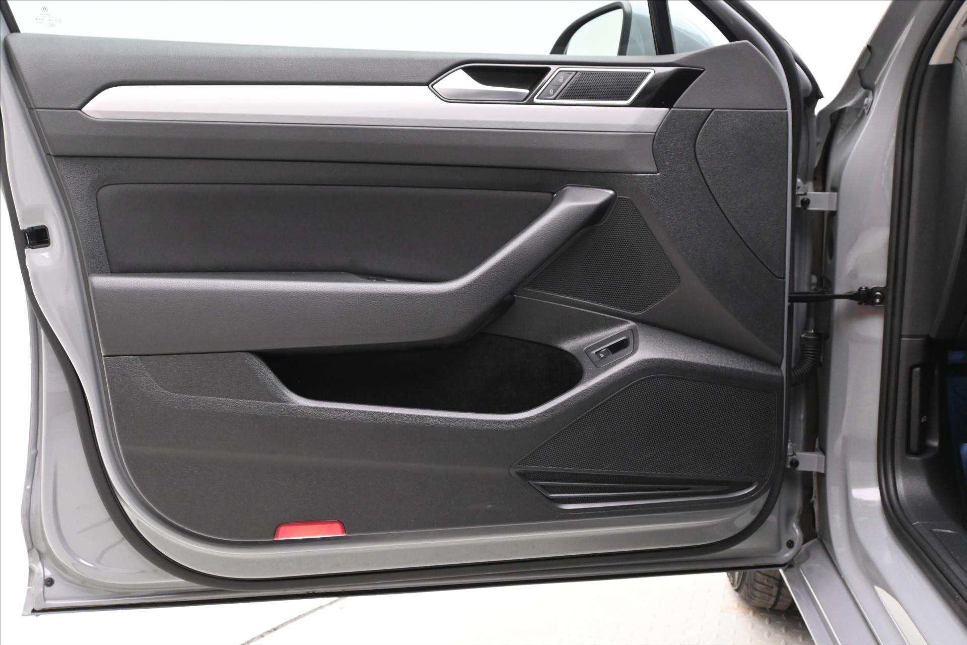 Hlavní fotografie vozu Volkswagen Passat 2,0 TDI 110 kW DSG Business Záruka až 5 let (25)