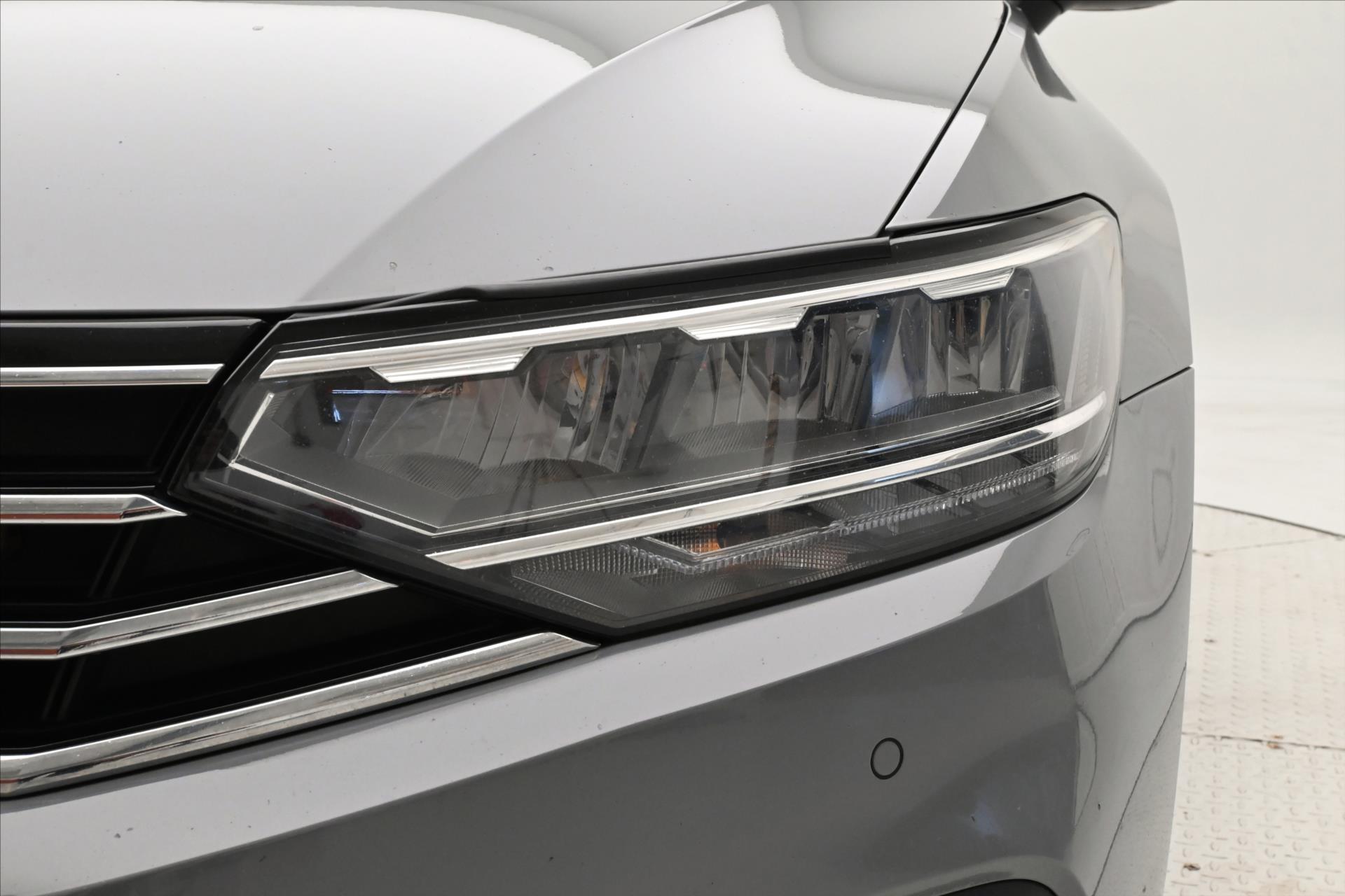 Hlavní fotografie vozu Volkswagen Passat 2,0 TDI 110 kW DSG Business Záruka až 5 let (30)