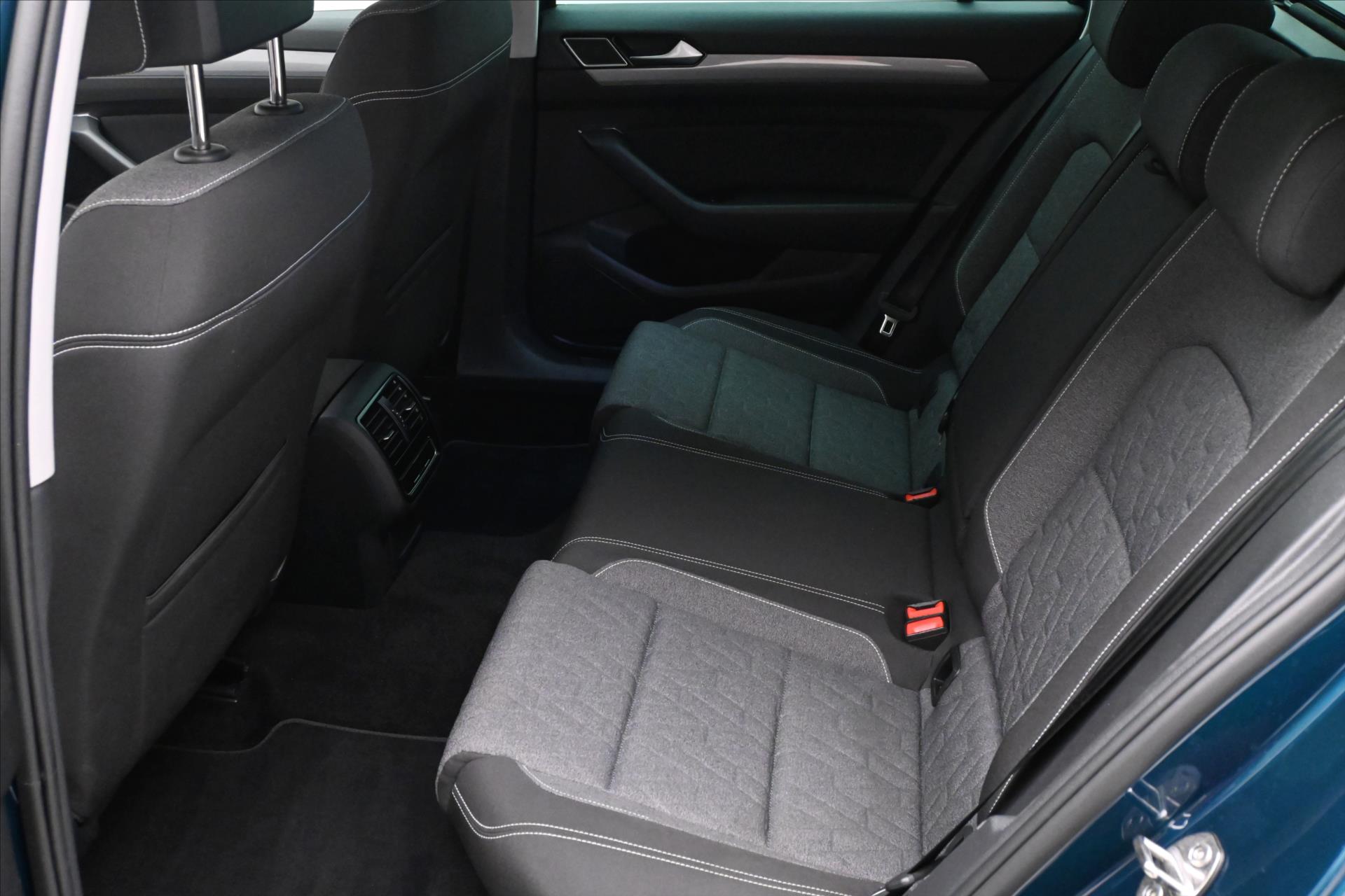 Hlavní fotografie vozu Volkswagen Passat 2,0 TDI 110 kW DSG BUSINESS Záruka až 5 let (14)