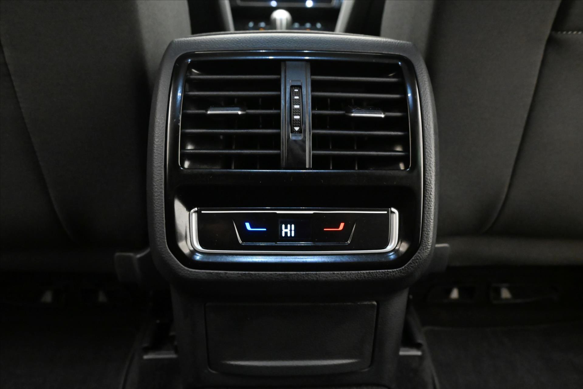 Hlavní fotografie vozu Volkswagen Passat 2,0 TDI 110 kW DSG BUSINESS Záruka až 5 let (22)