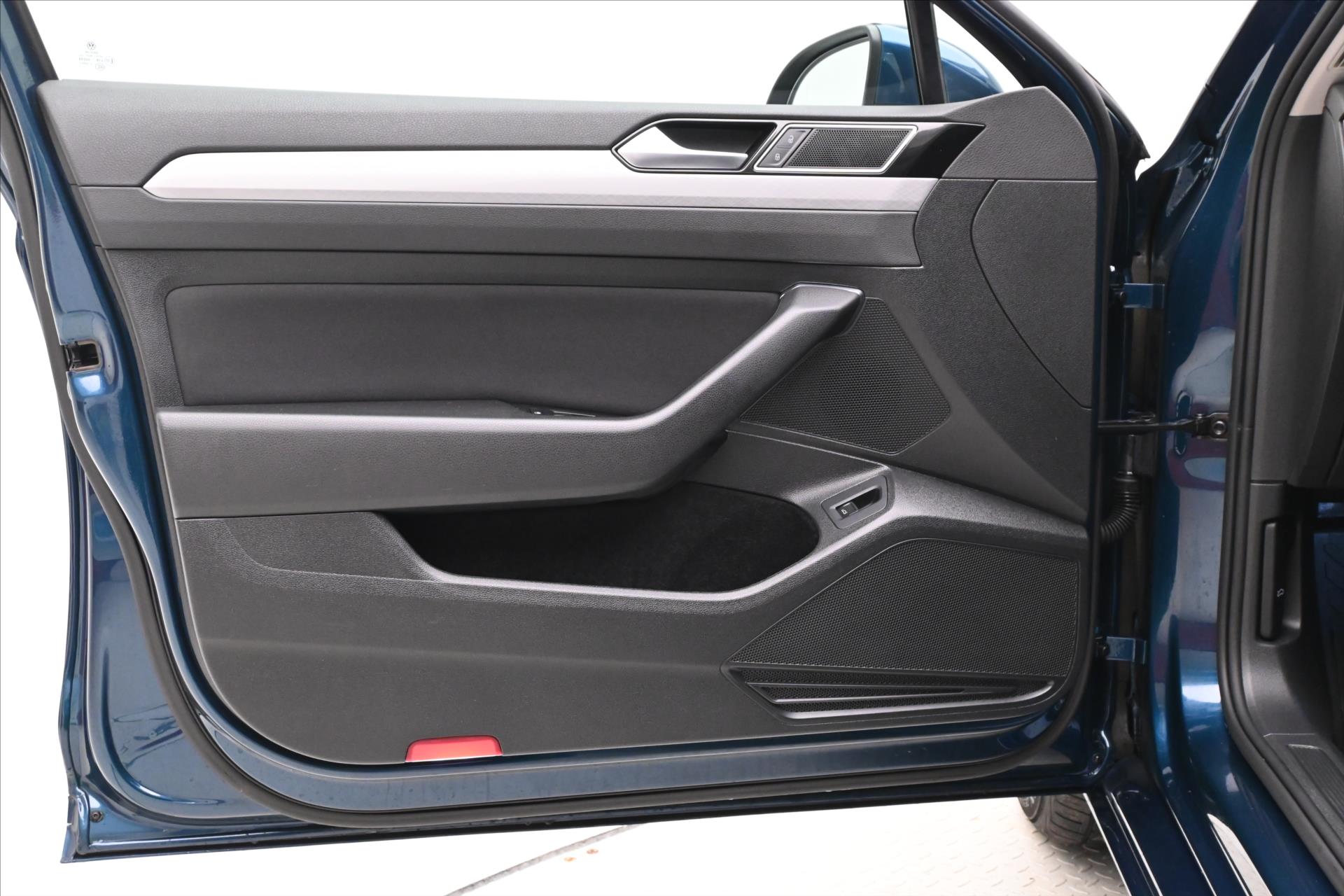 Hlavní fotografie vozu Volkswagen Passat 2,0 TDI 110 kW DSG BUSINESS Záruka až 5 let (25)