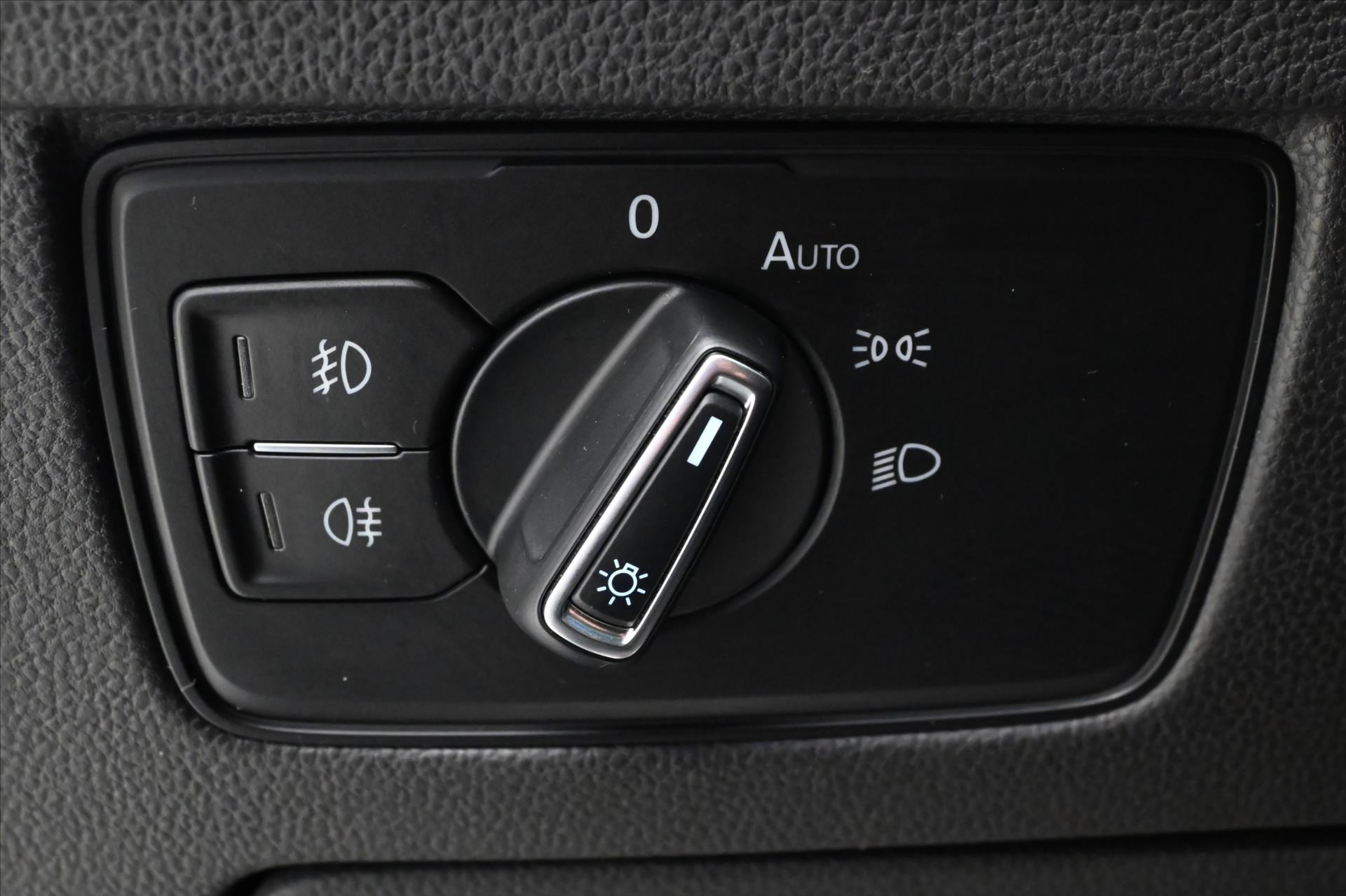 Hlavní fotografie vozu Volkswagen Passat 2,0 TDI 110 kW DSG BUSINESS Záruka až 5 let (27)